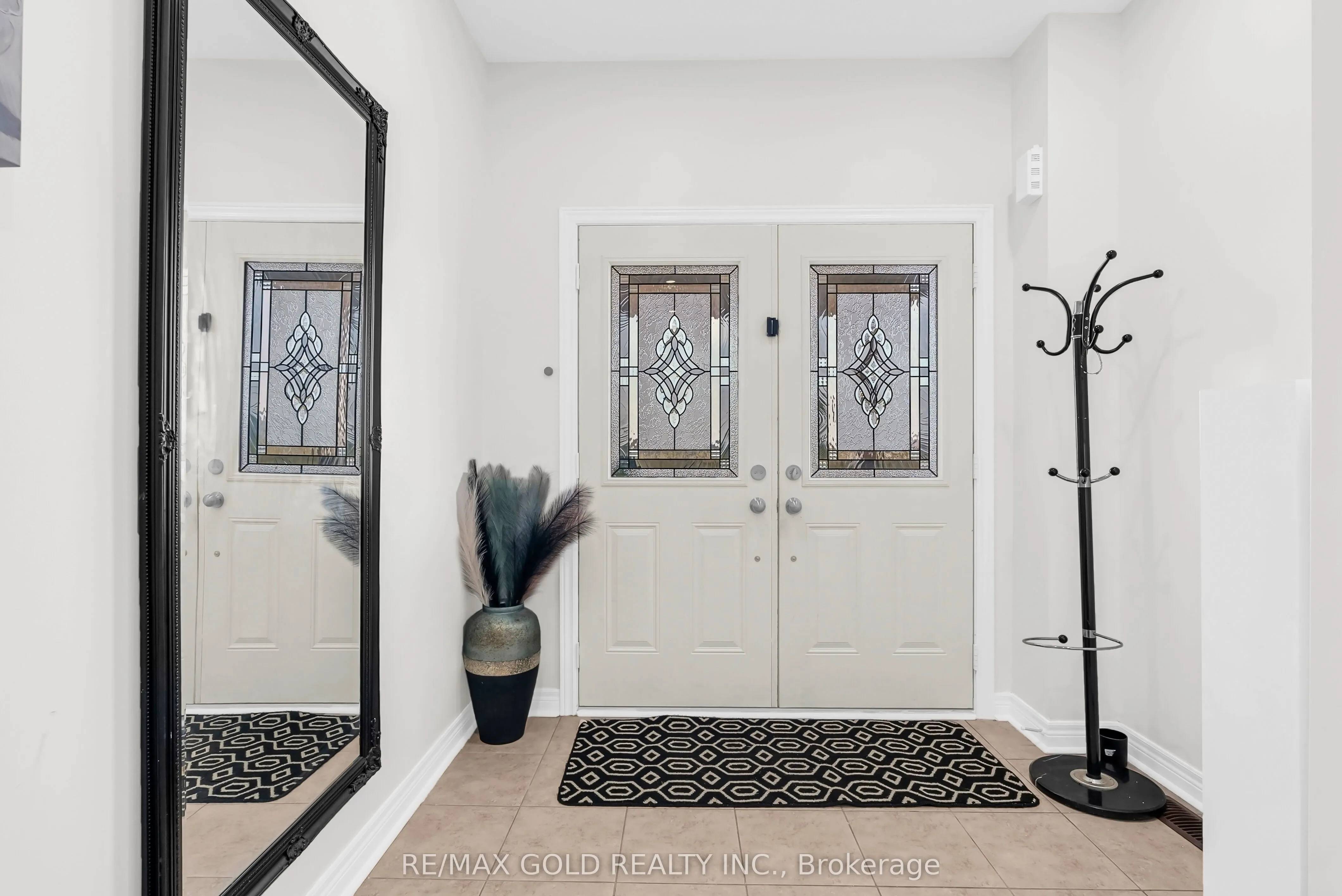 564 Bessborough Drive