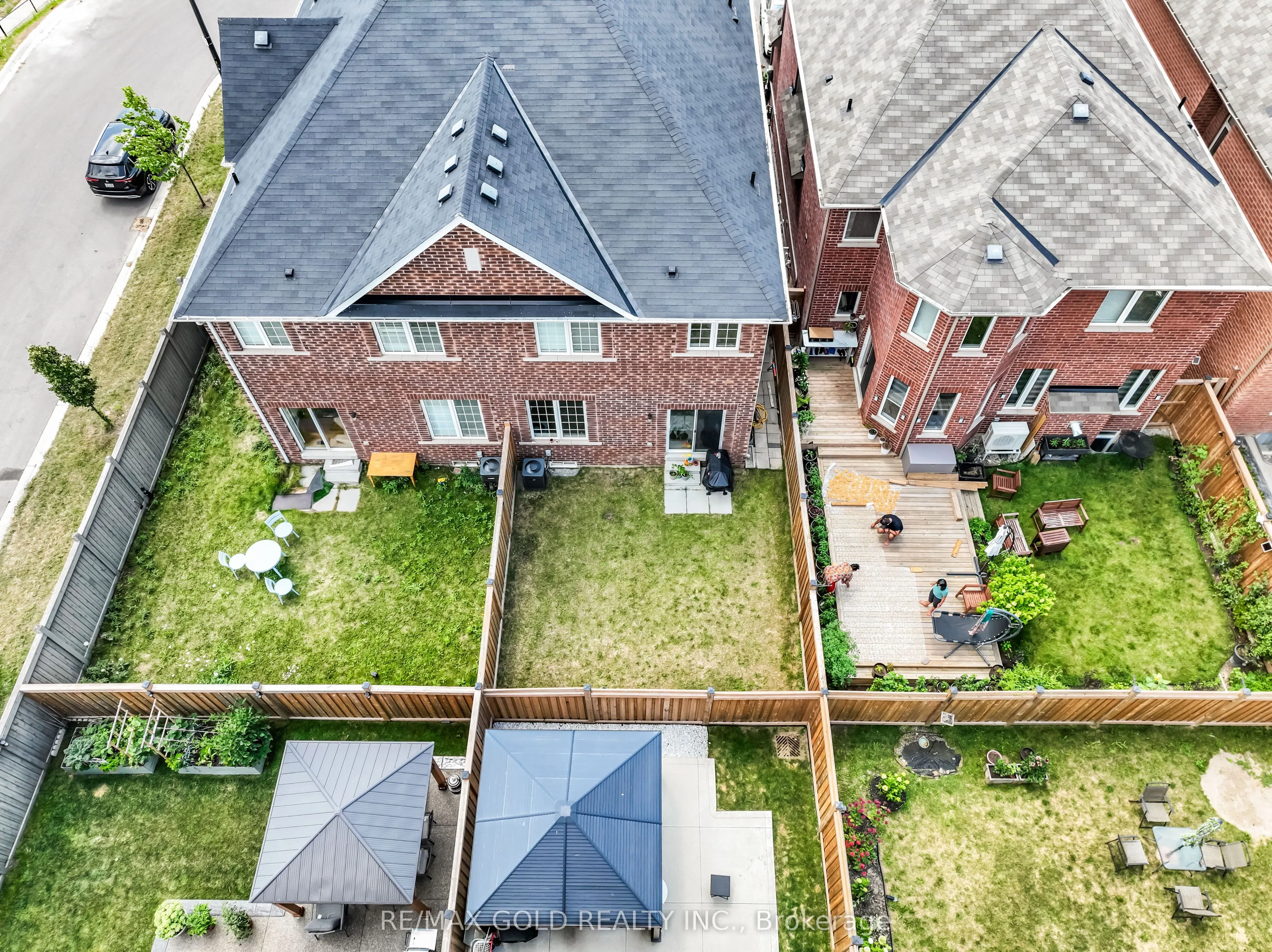564 Bessborough Drive