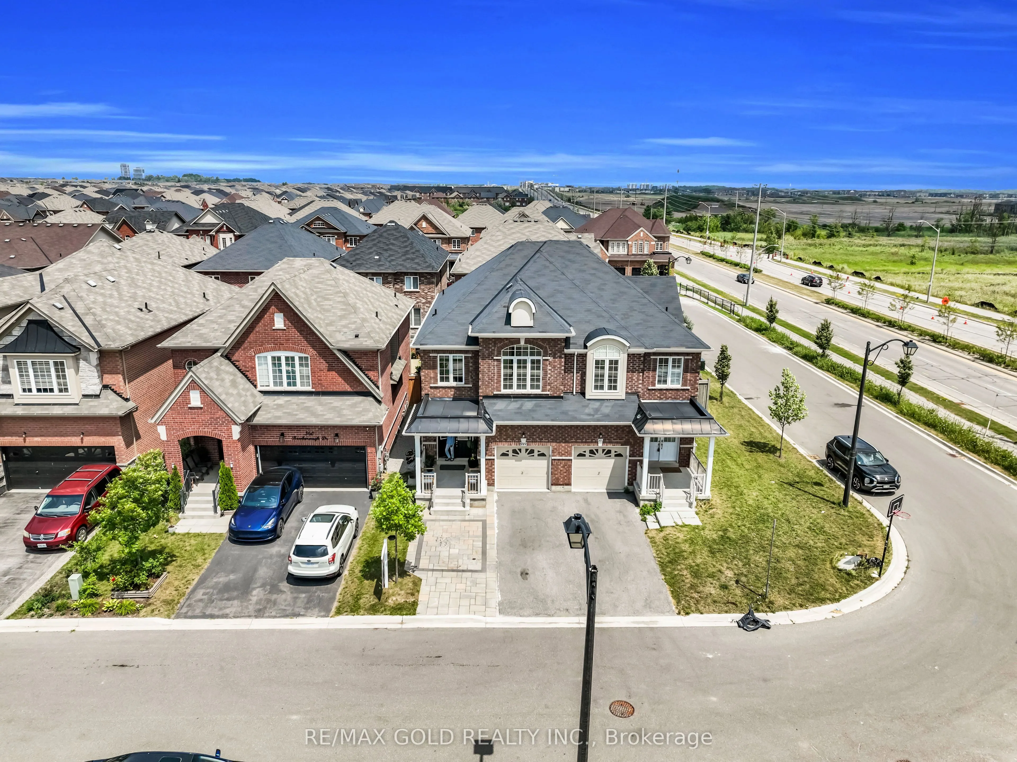 564 Bessborough Drive