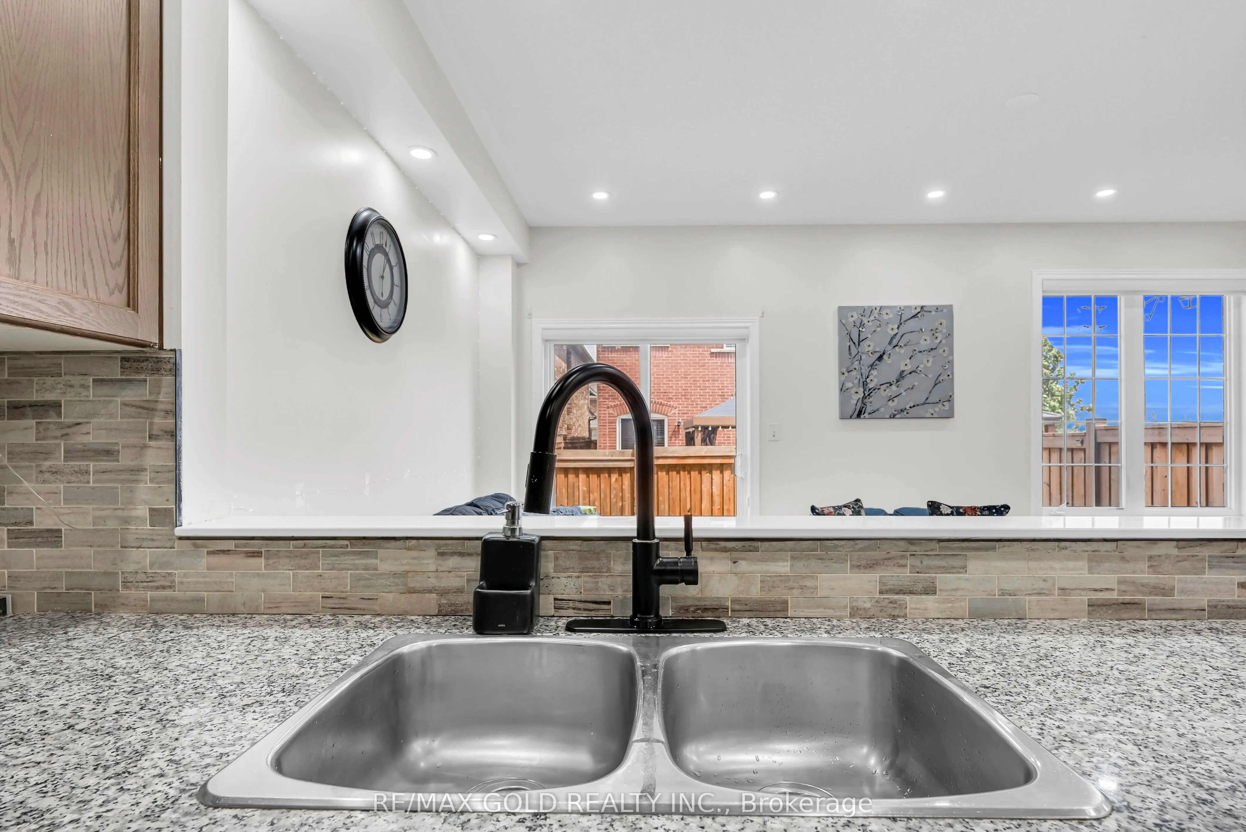 564 Bessborough Drive