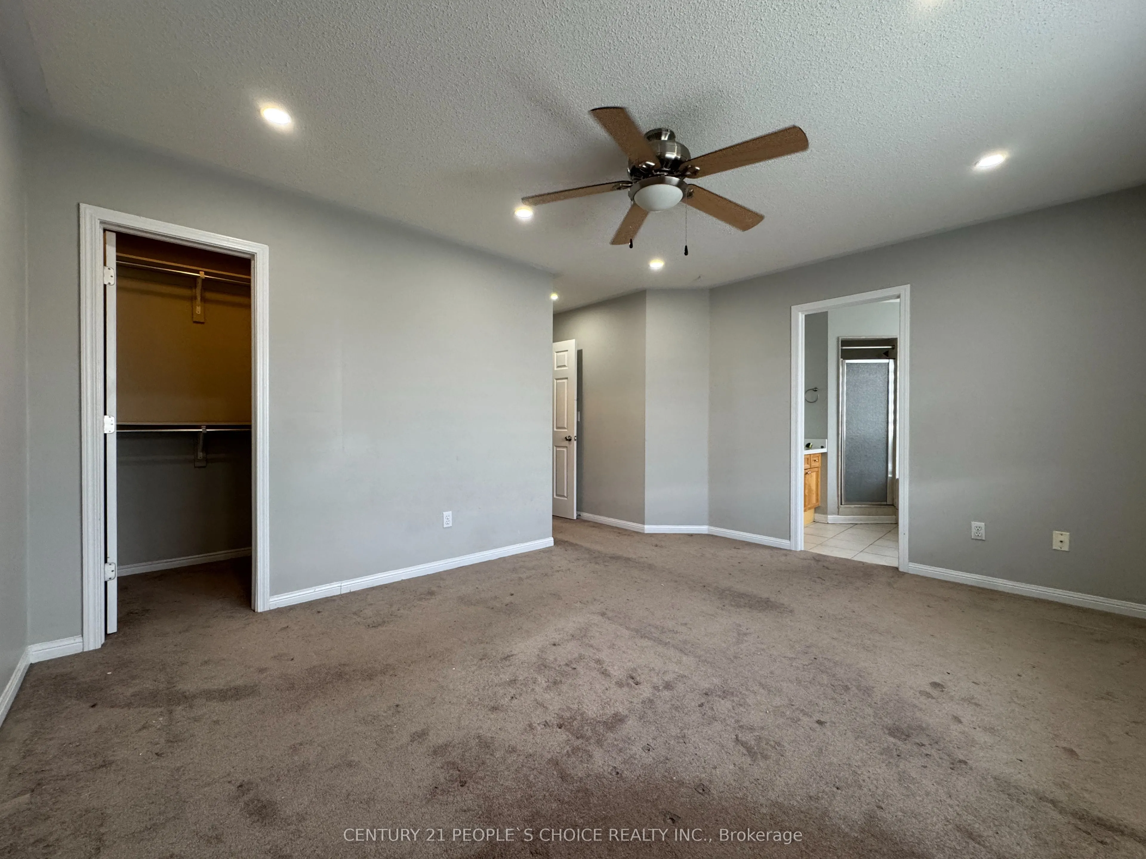 657 Thompson Road S, #Upper