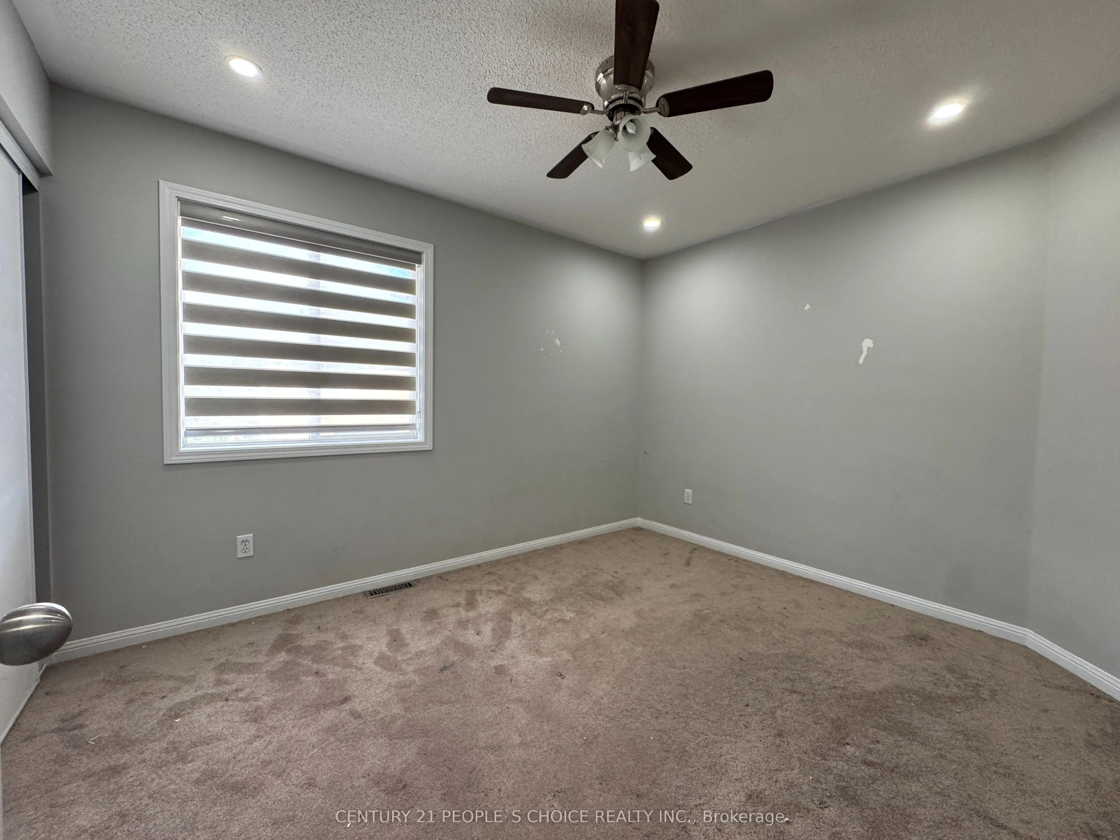 657 Thompson Road S, #Upper