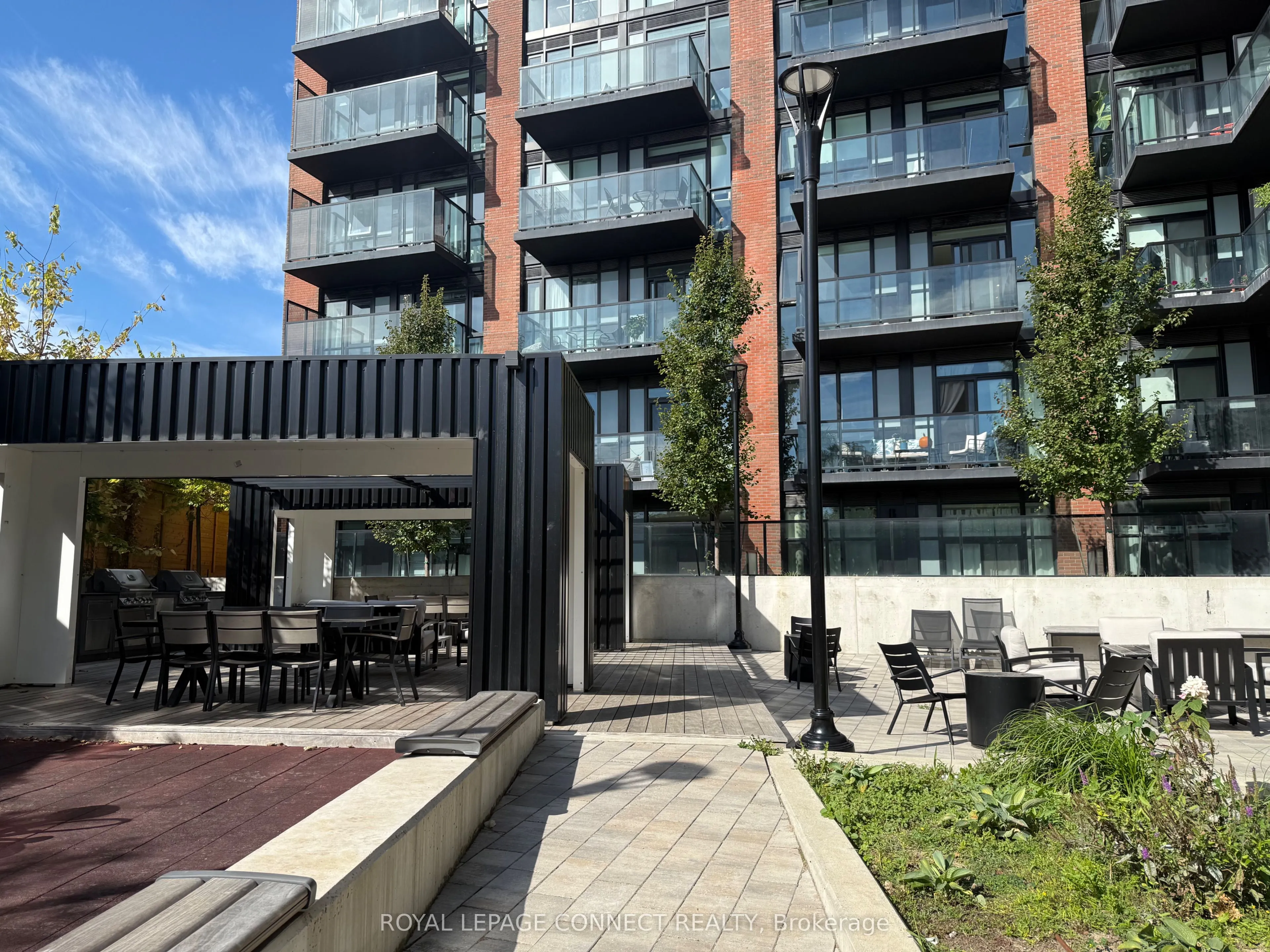 2300 St Clair Avenue W, #112