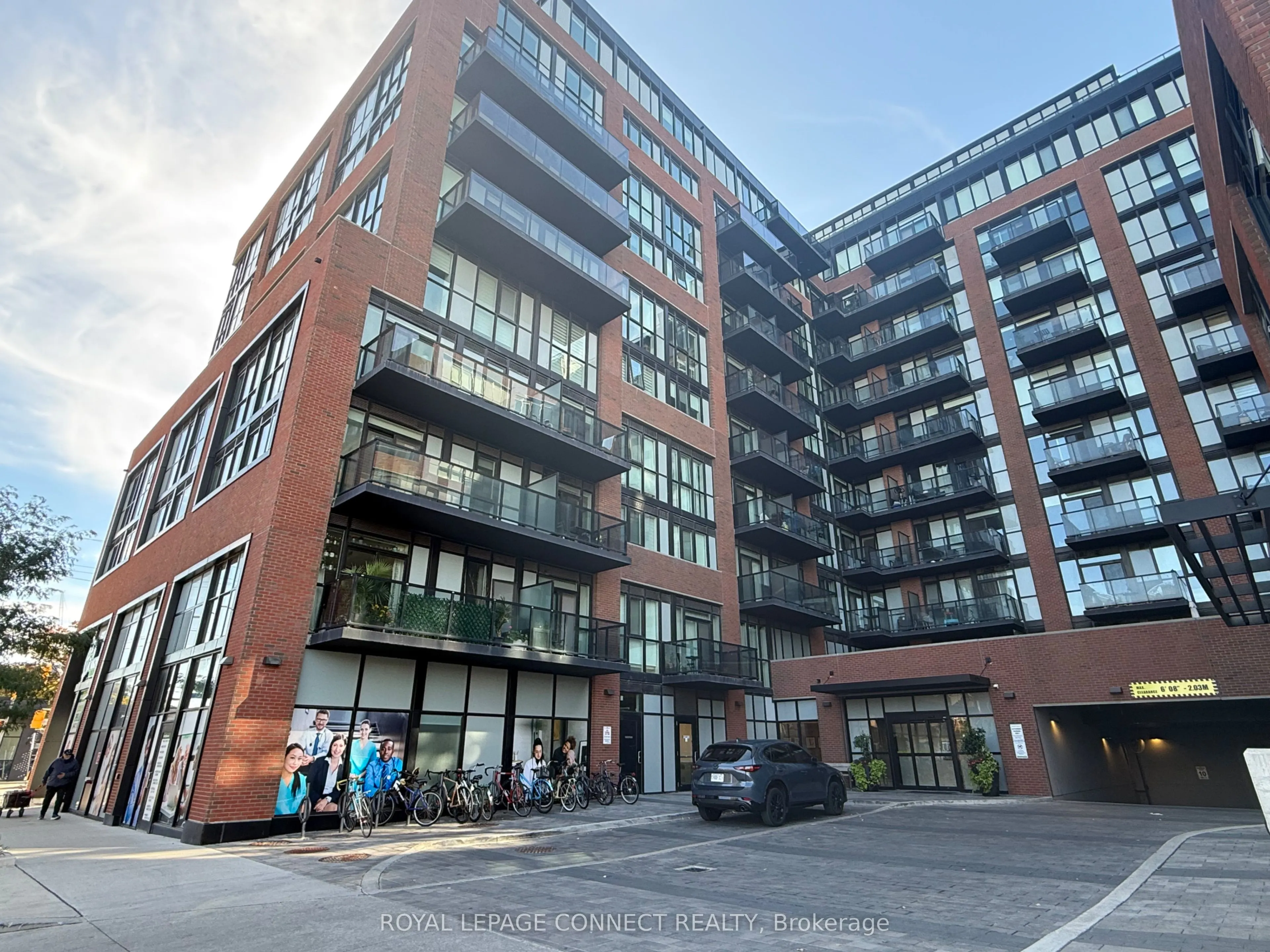 2300 St Clair Avenue W, #112