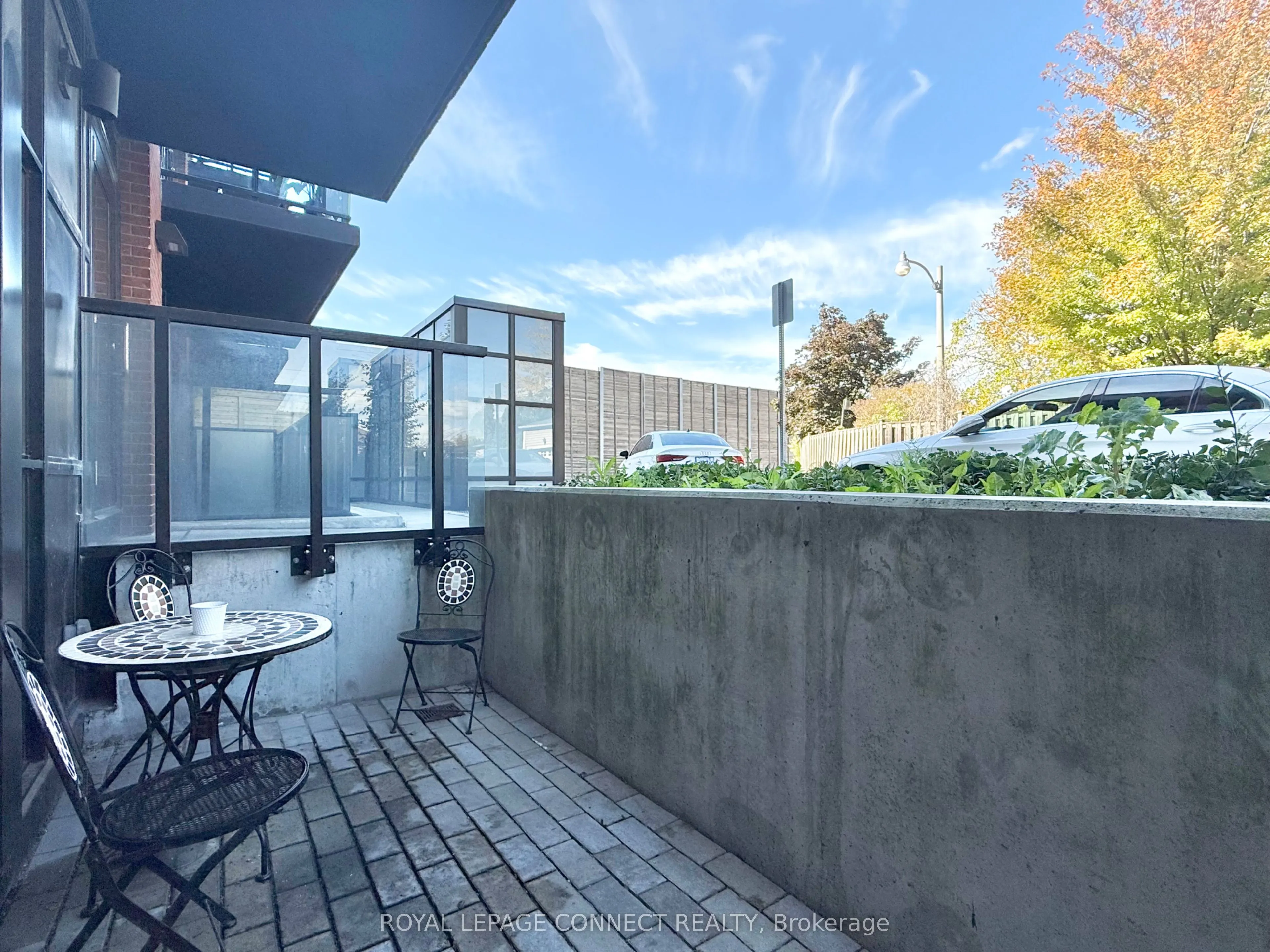 2300 St Clair Avenue W, #112