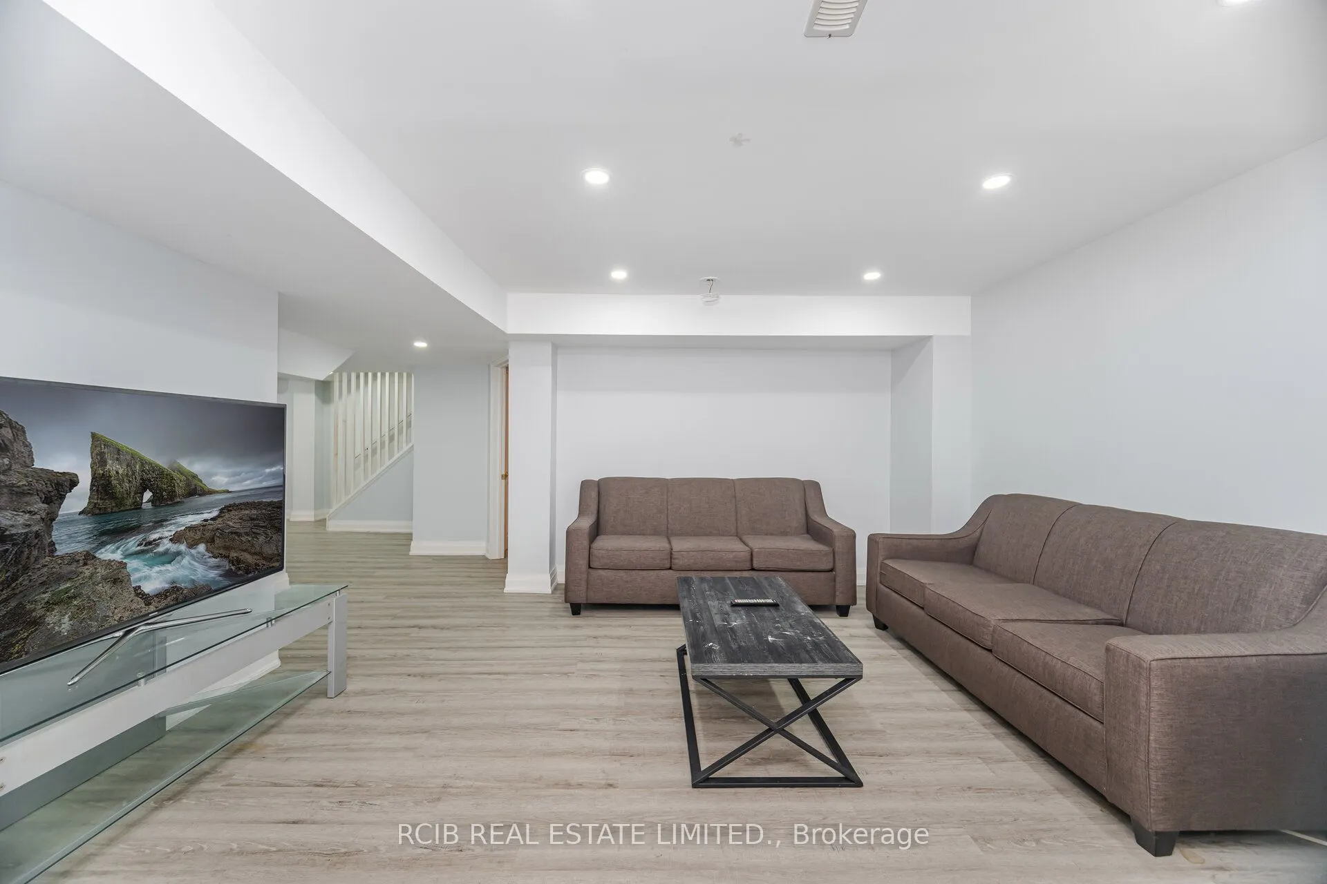 27 Blackstone River Drive