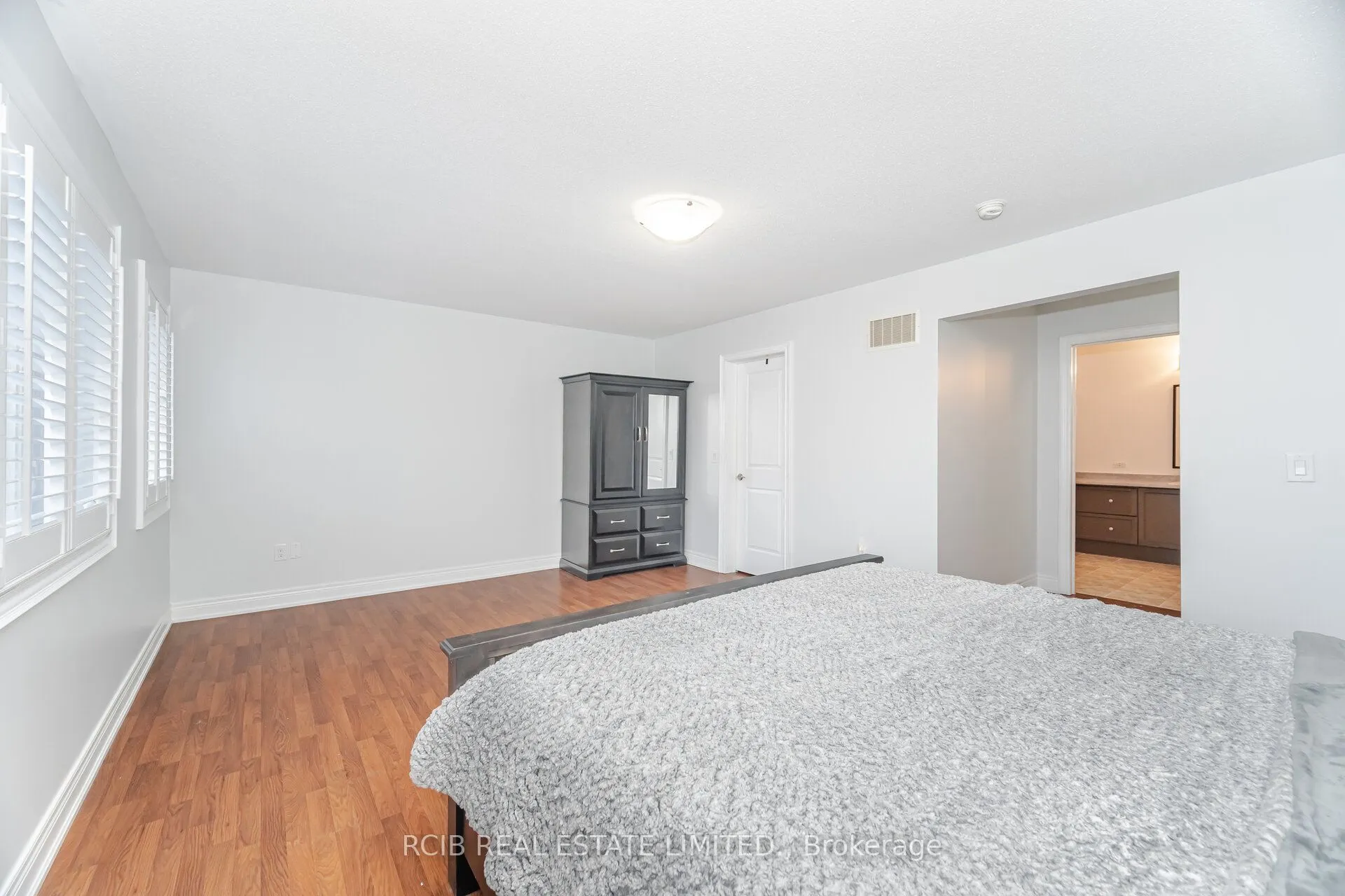 27 Blackstone River Drive
