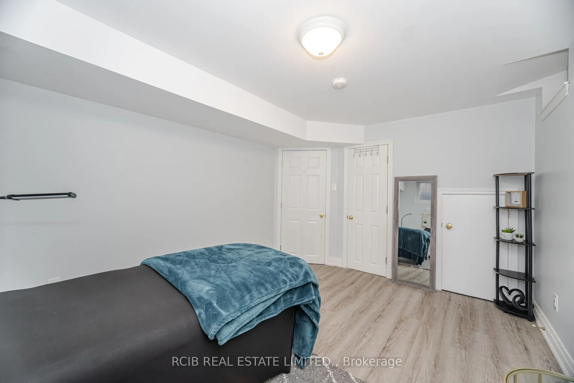 27 Blackstone River Drive