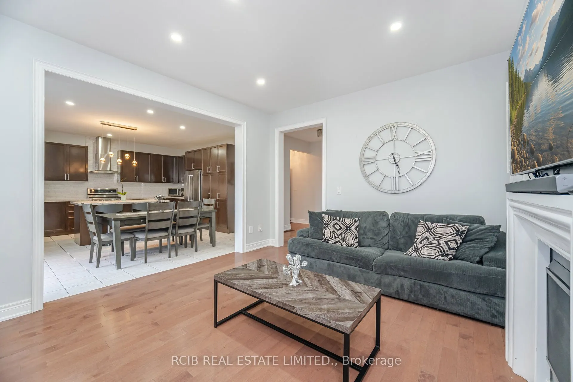27 Blackstone River Drive