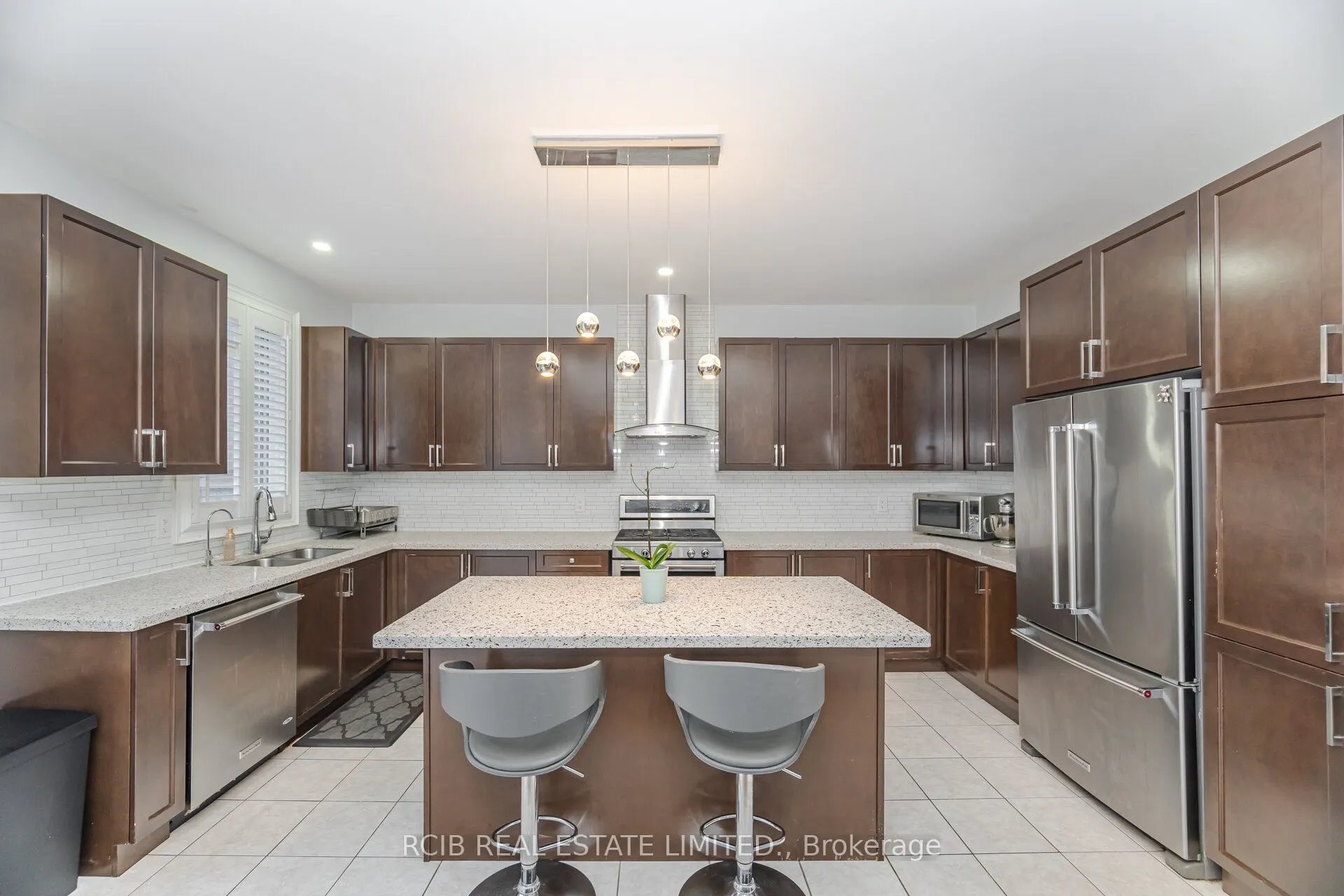 27 Blackstone River Drive