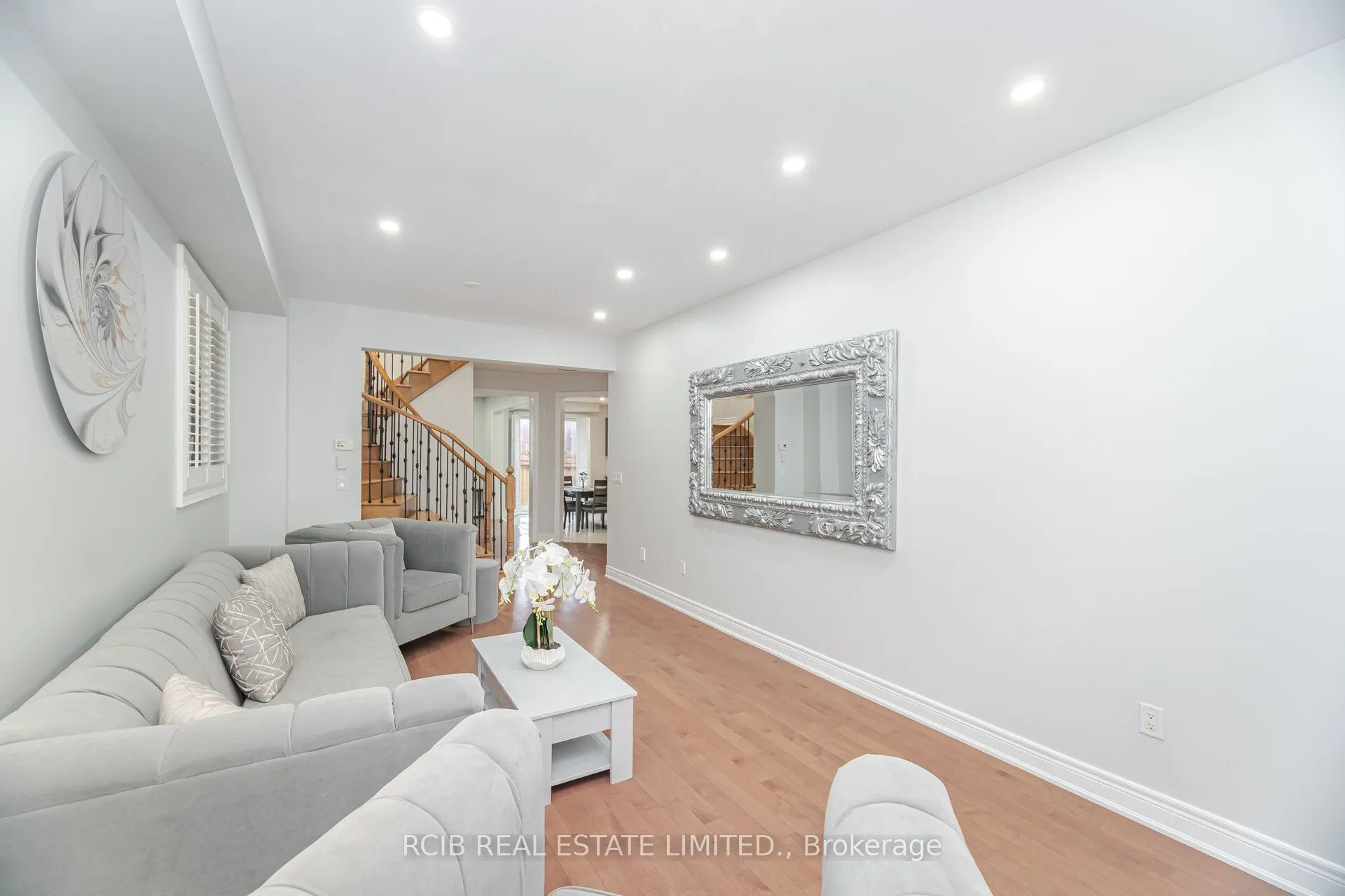 27 Blackstone River Drive