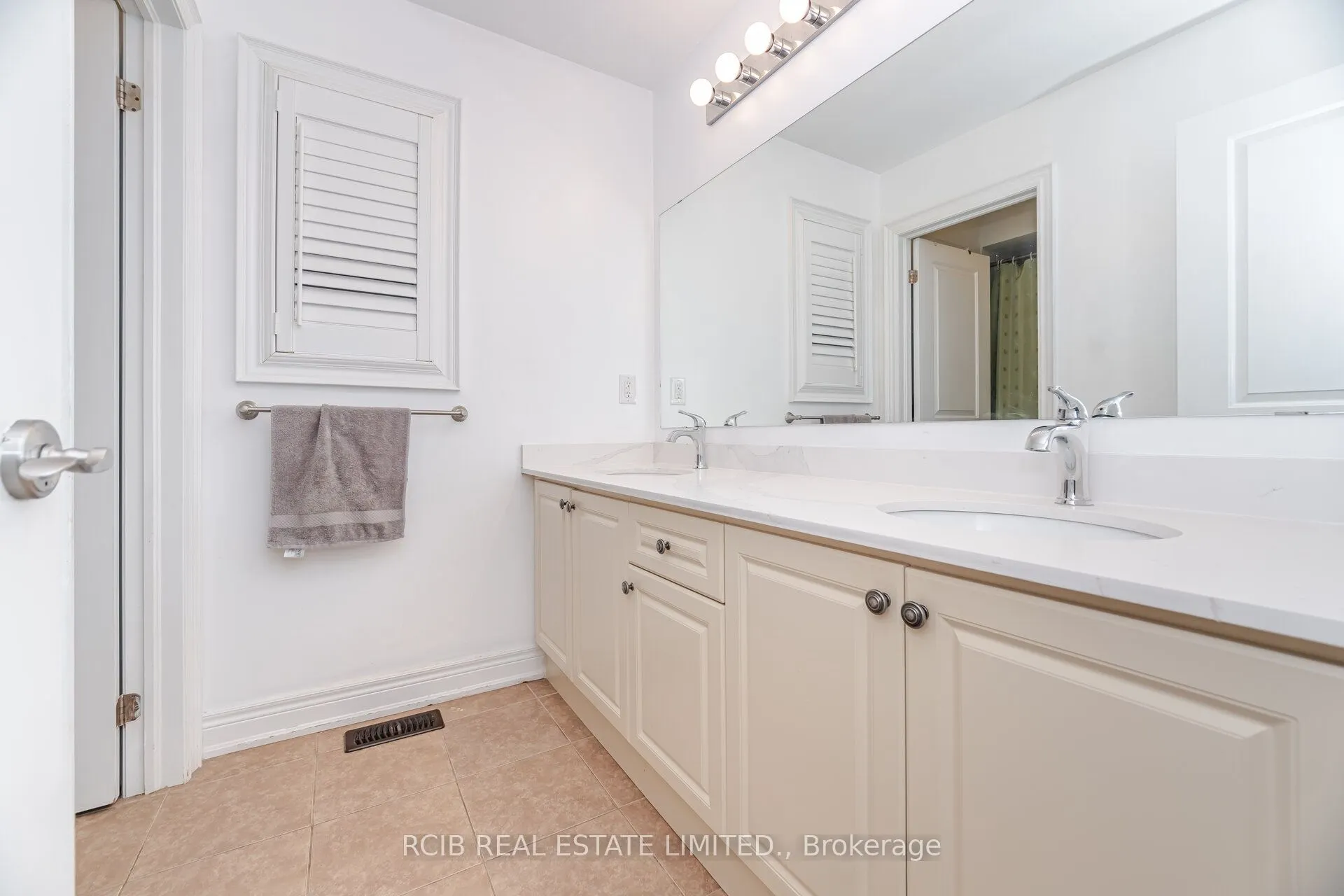 27 Blackstone River Drive