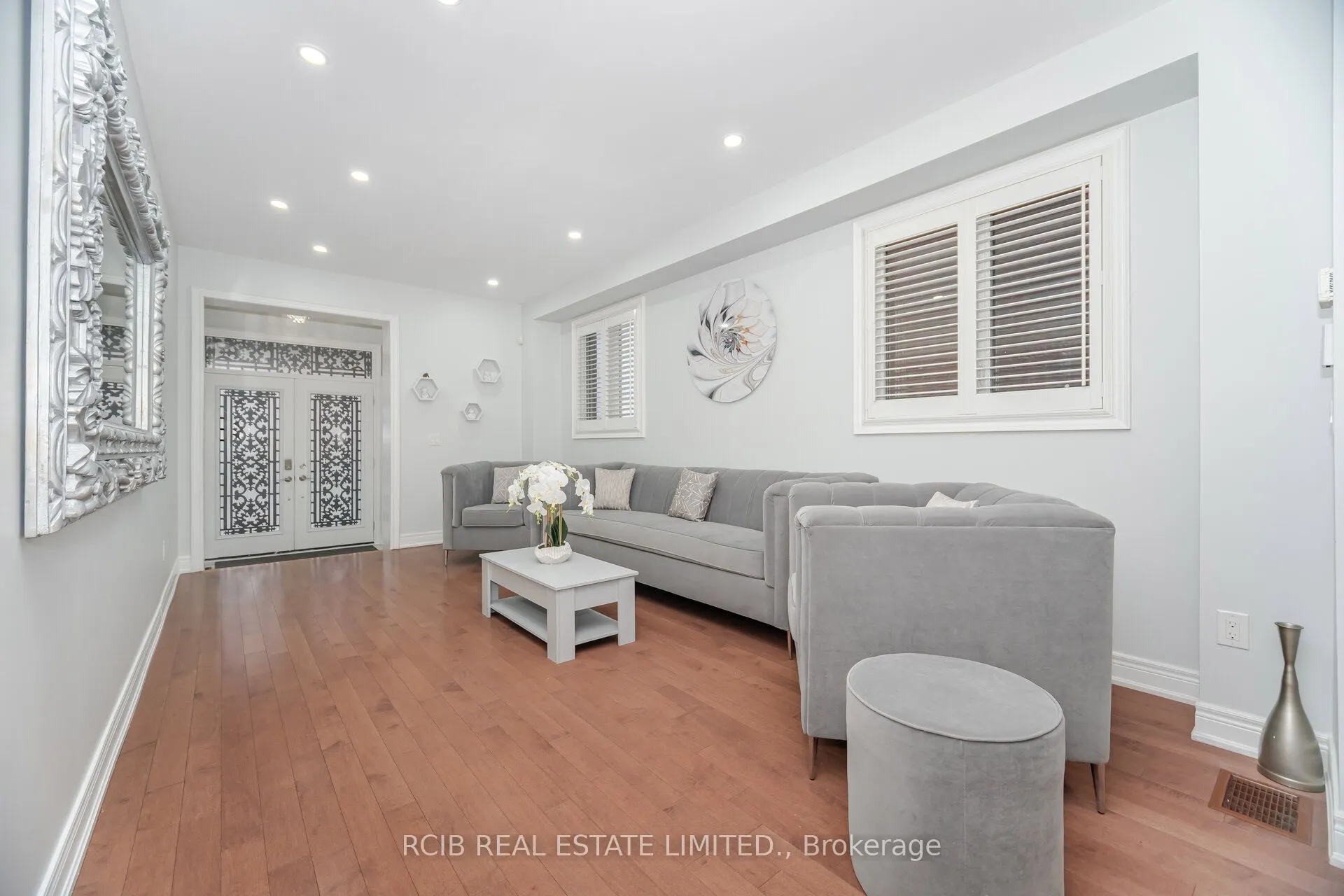 27 Blackstone River Drive