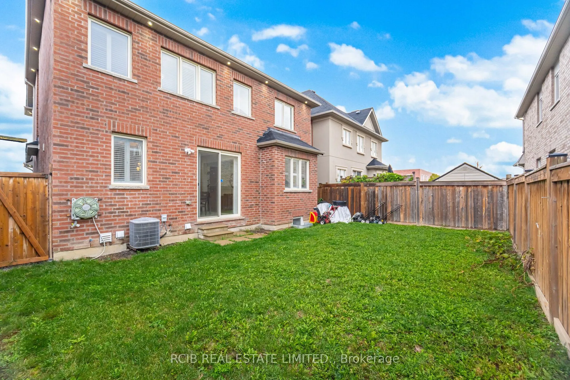 27 Blackstone River Drive