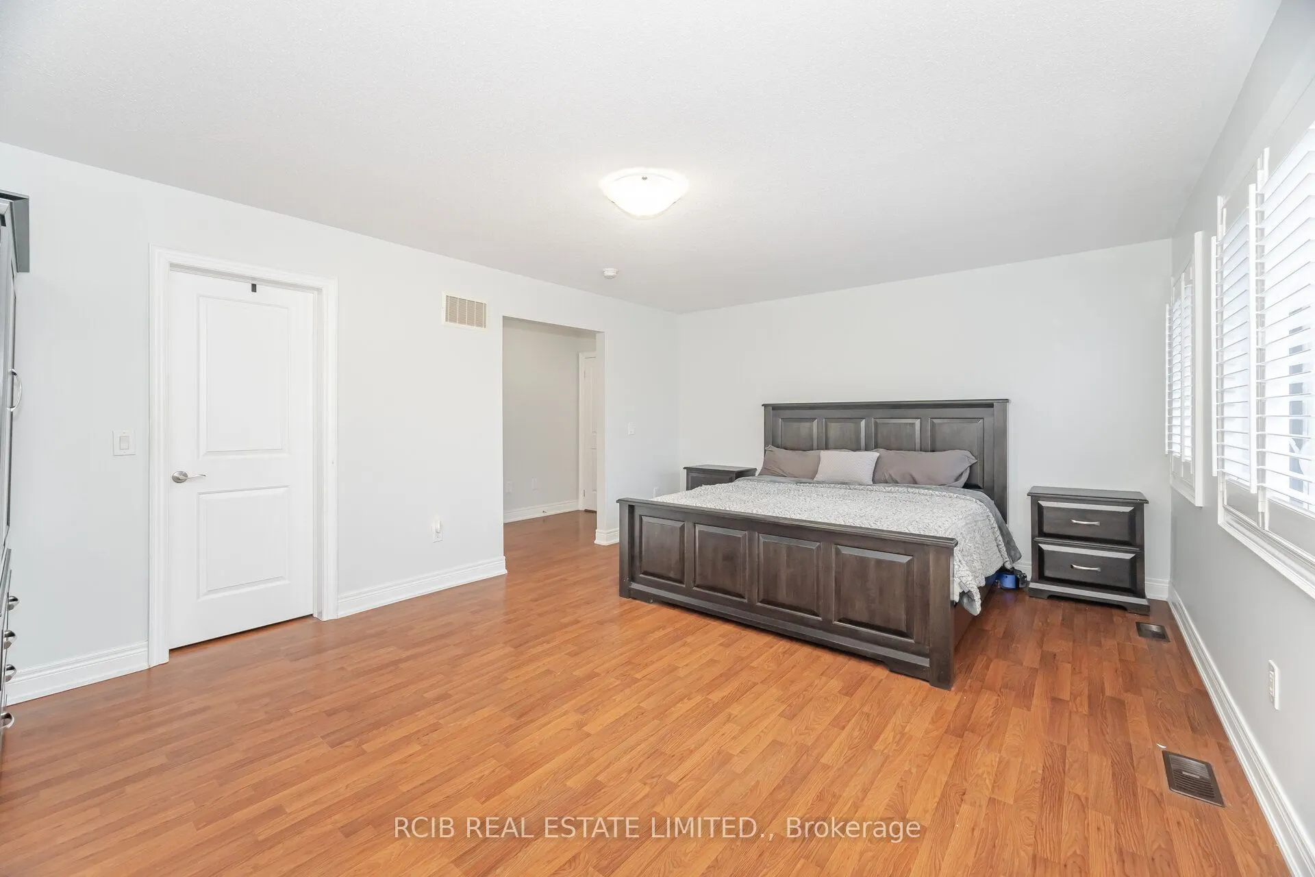 27 Blackstone River Drive