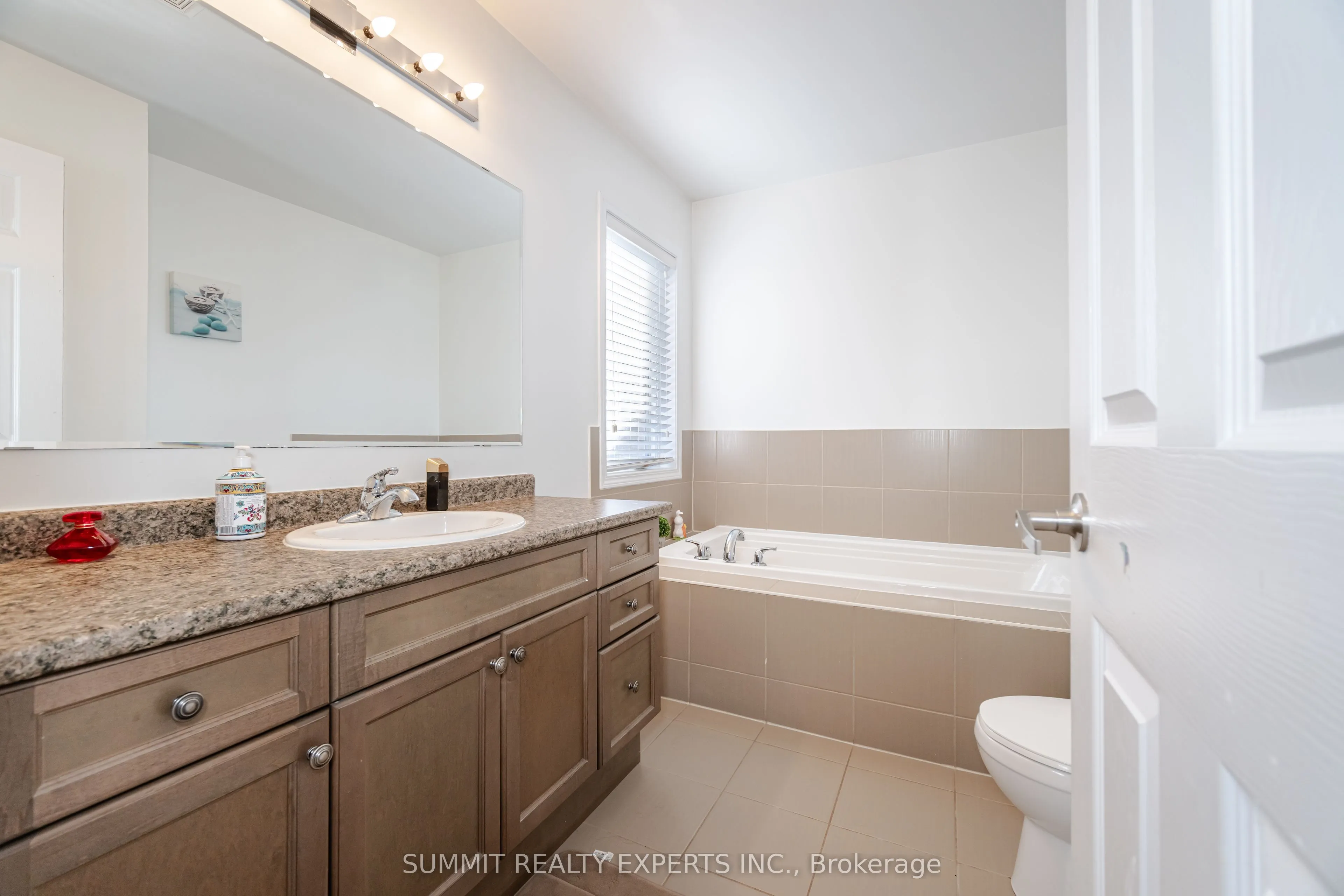 39 Donomore Drive, #Upper