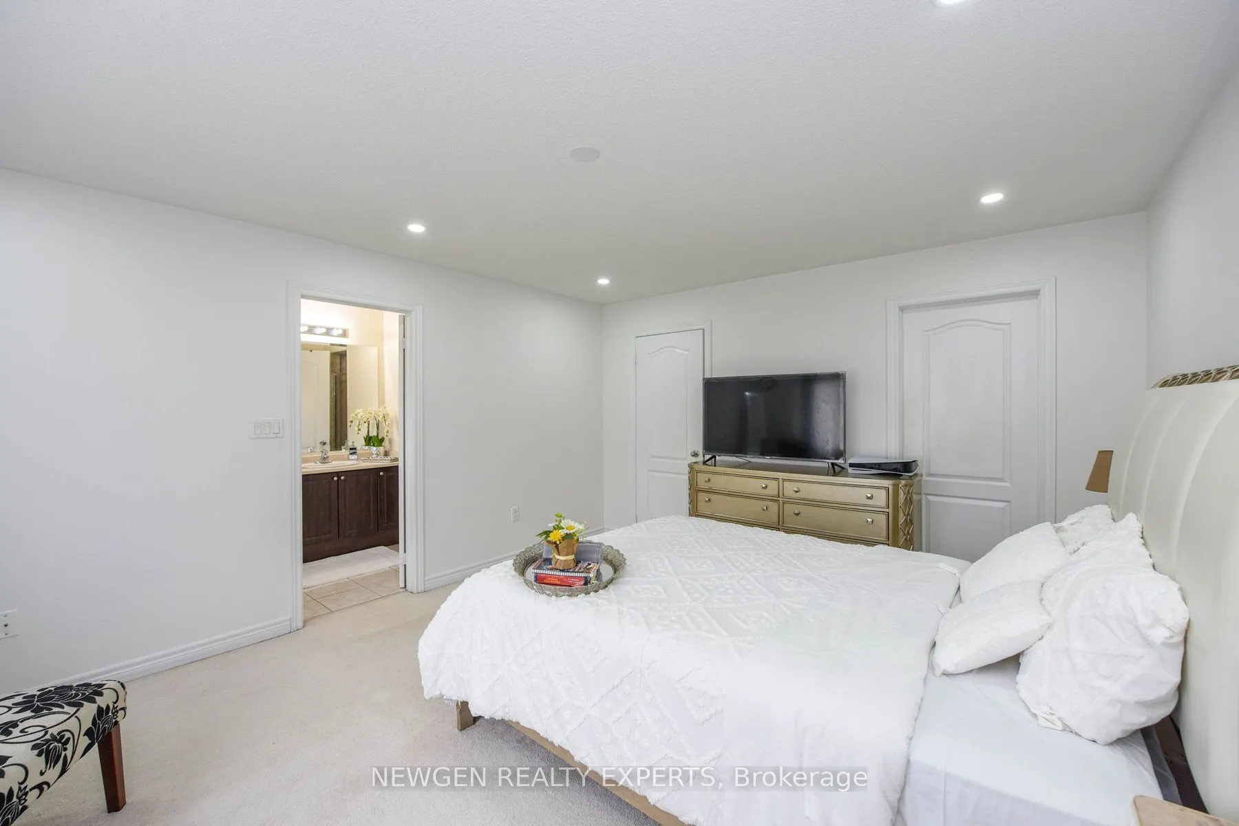 30 Lorenzo Circle