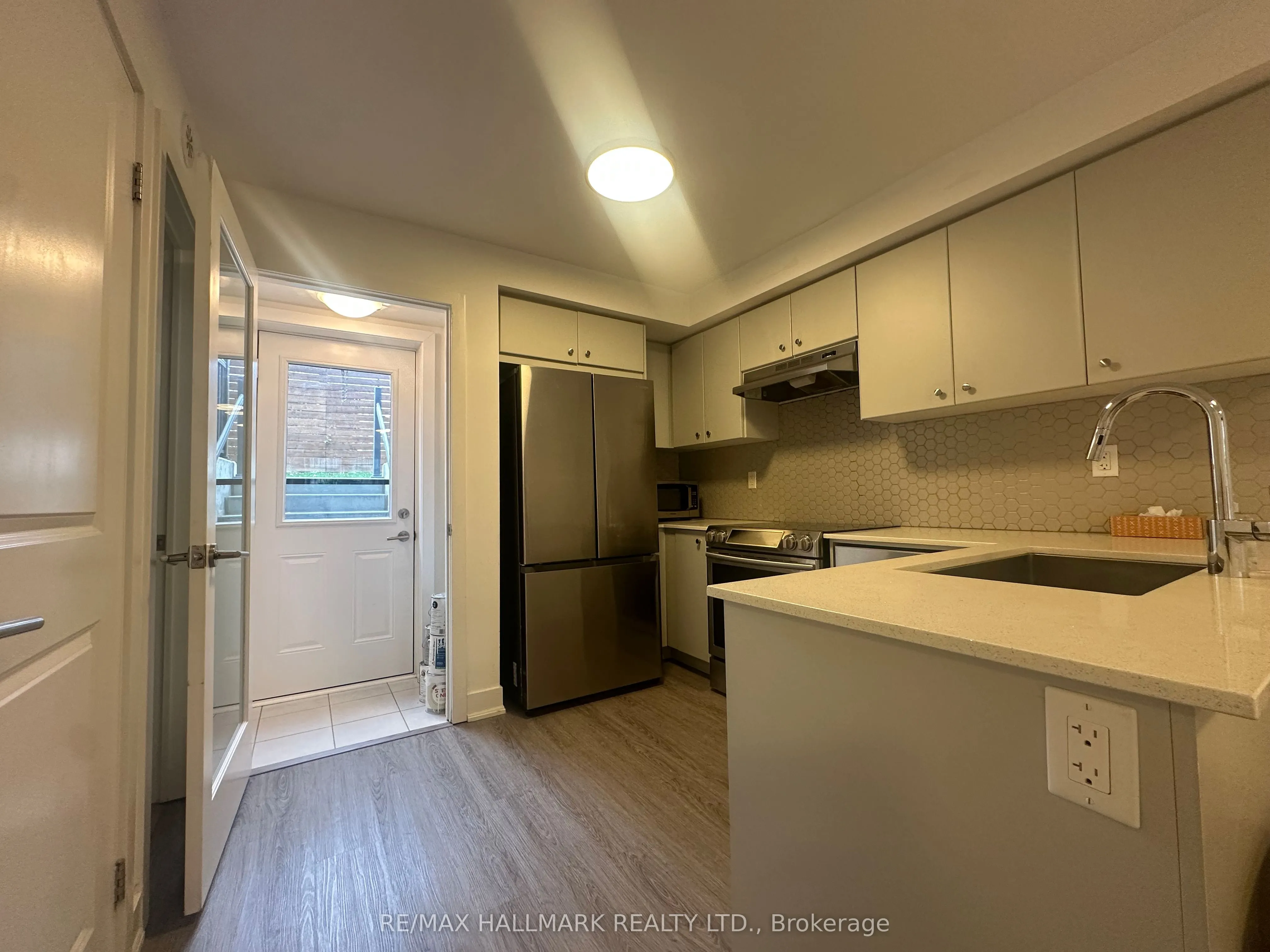 8 Drummond Street, #418