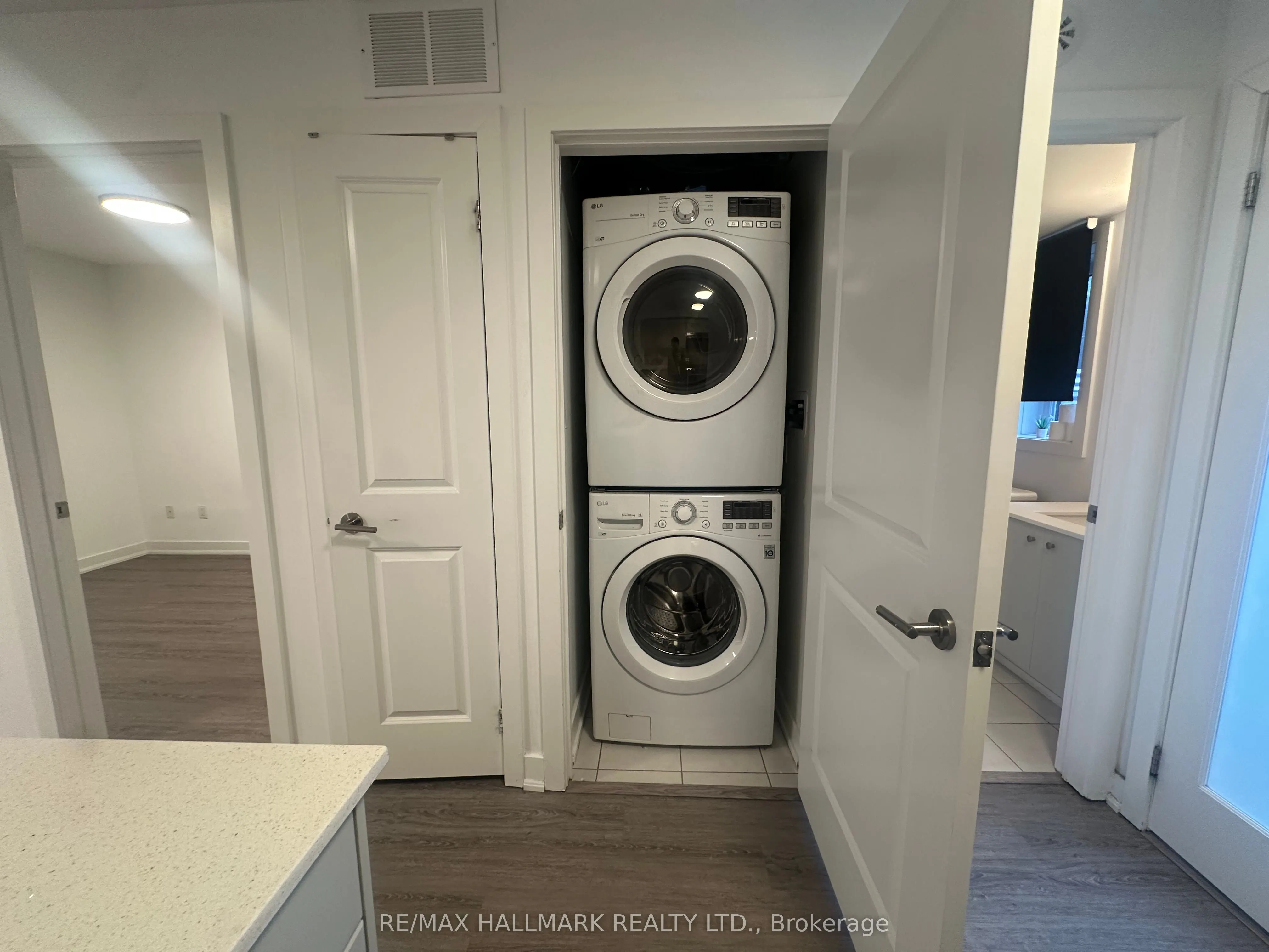 8 Drummond Street, #418