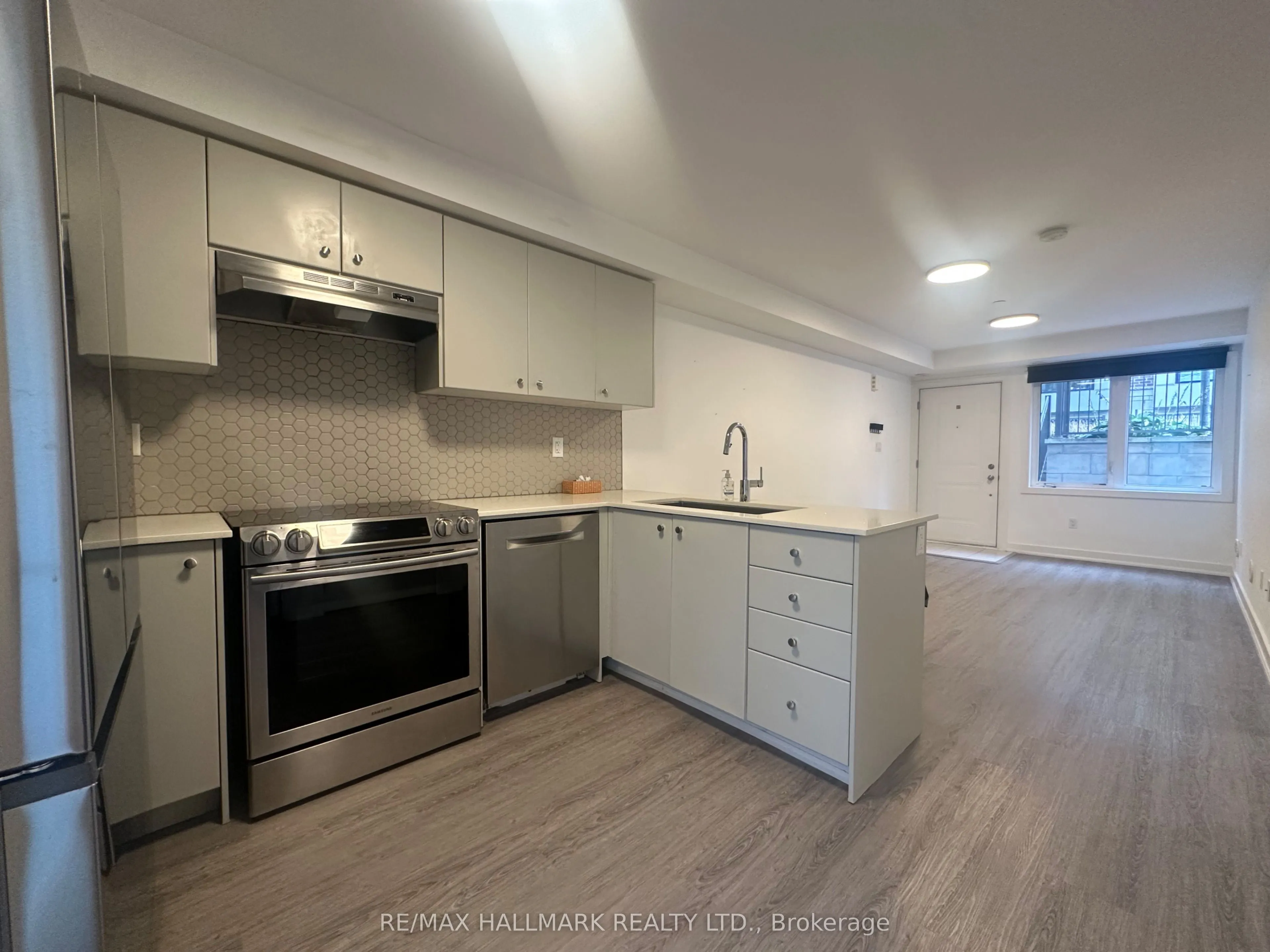8 Drummond Street, #418