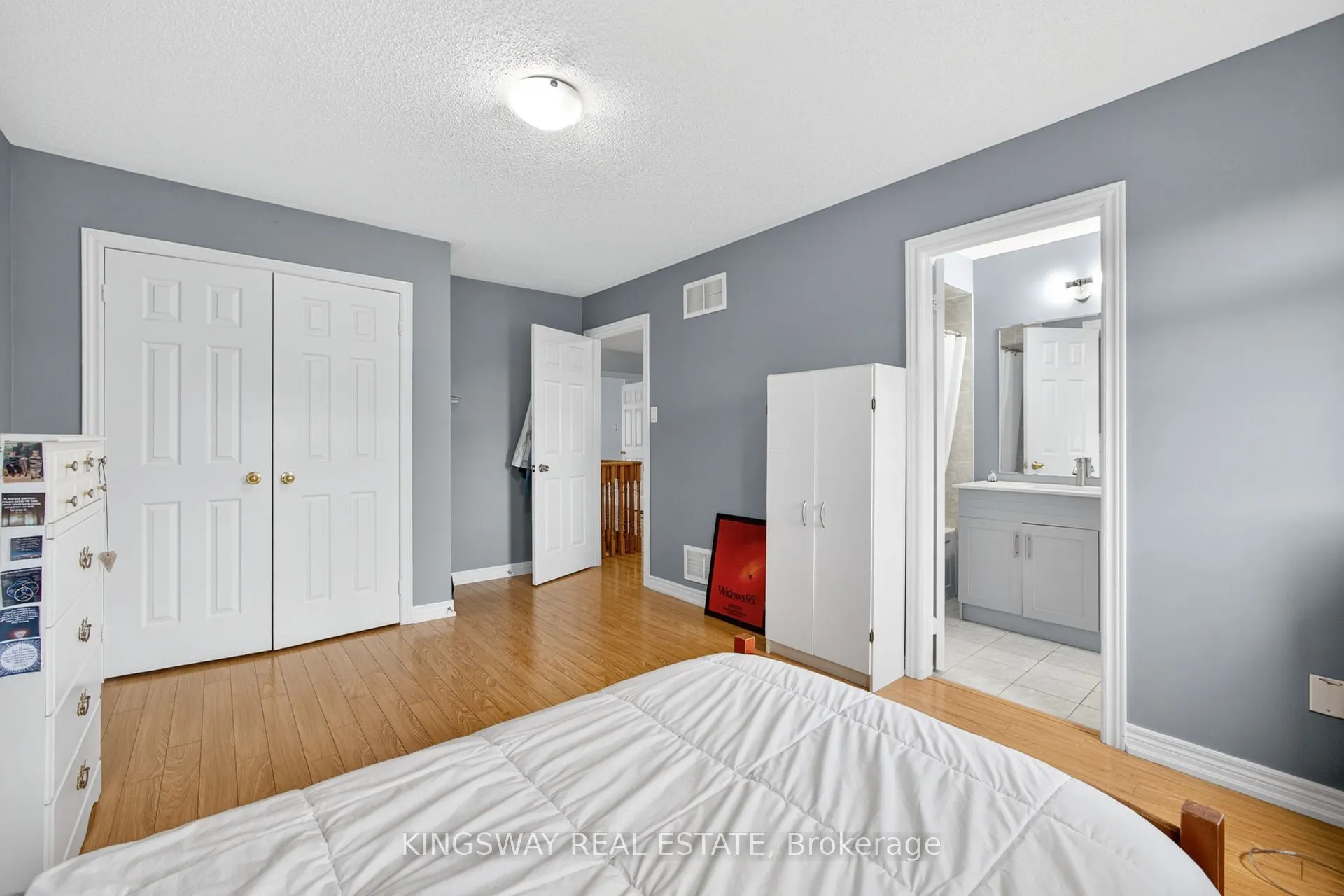 284 Holmes Crescent
