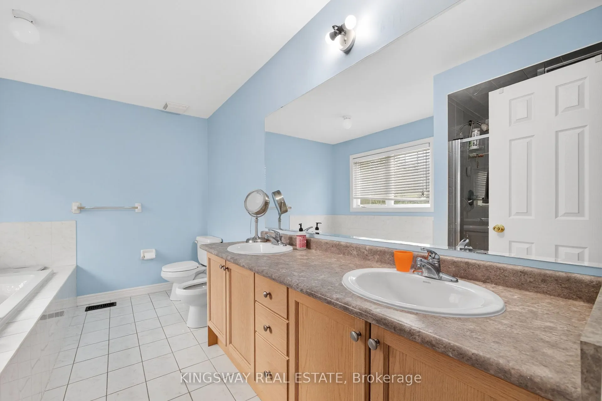 284 Holmes Crescent