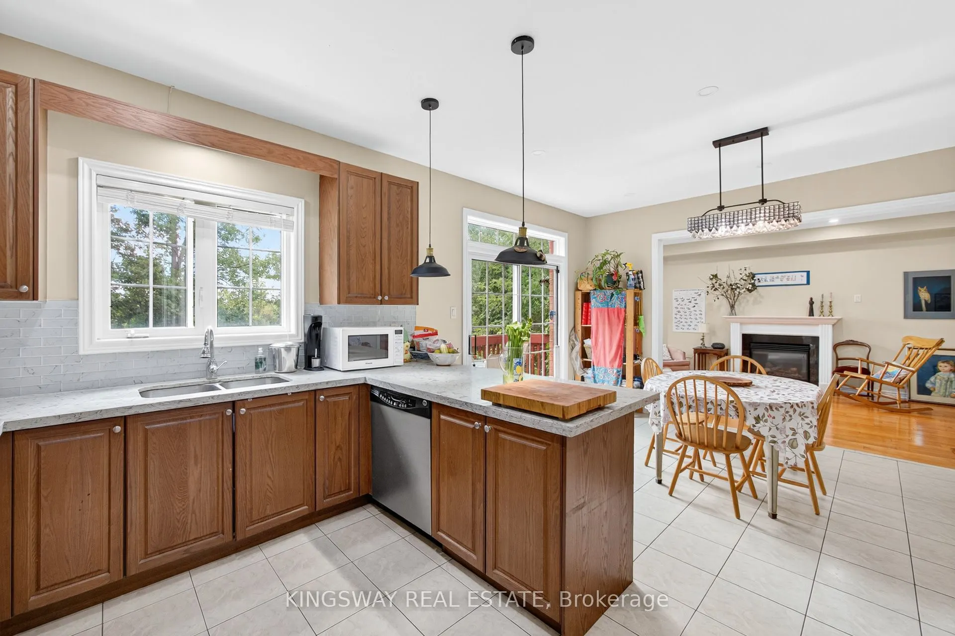 284 Holmes Crescent