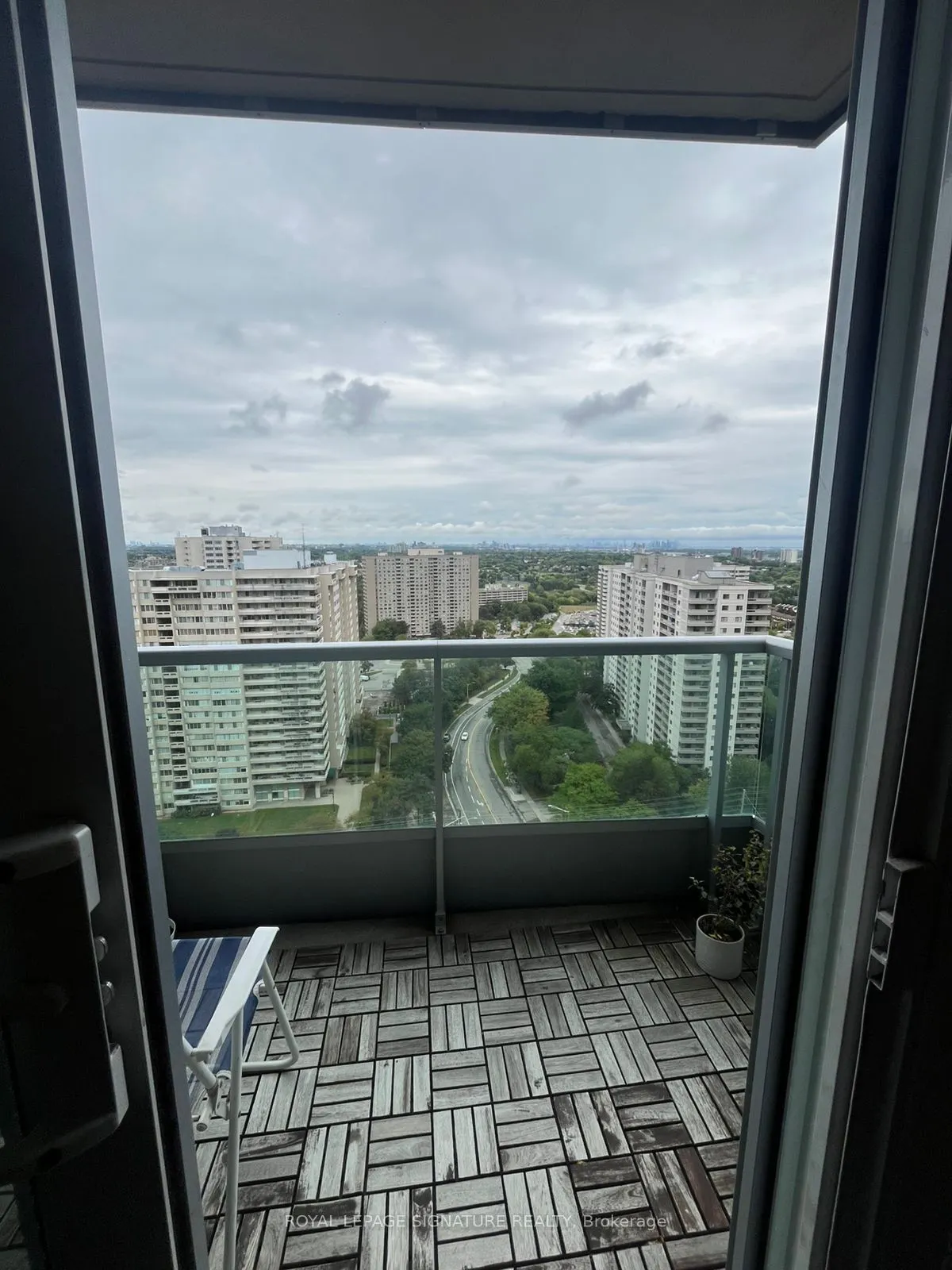33 Elm Drive, #2211