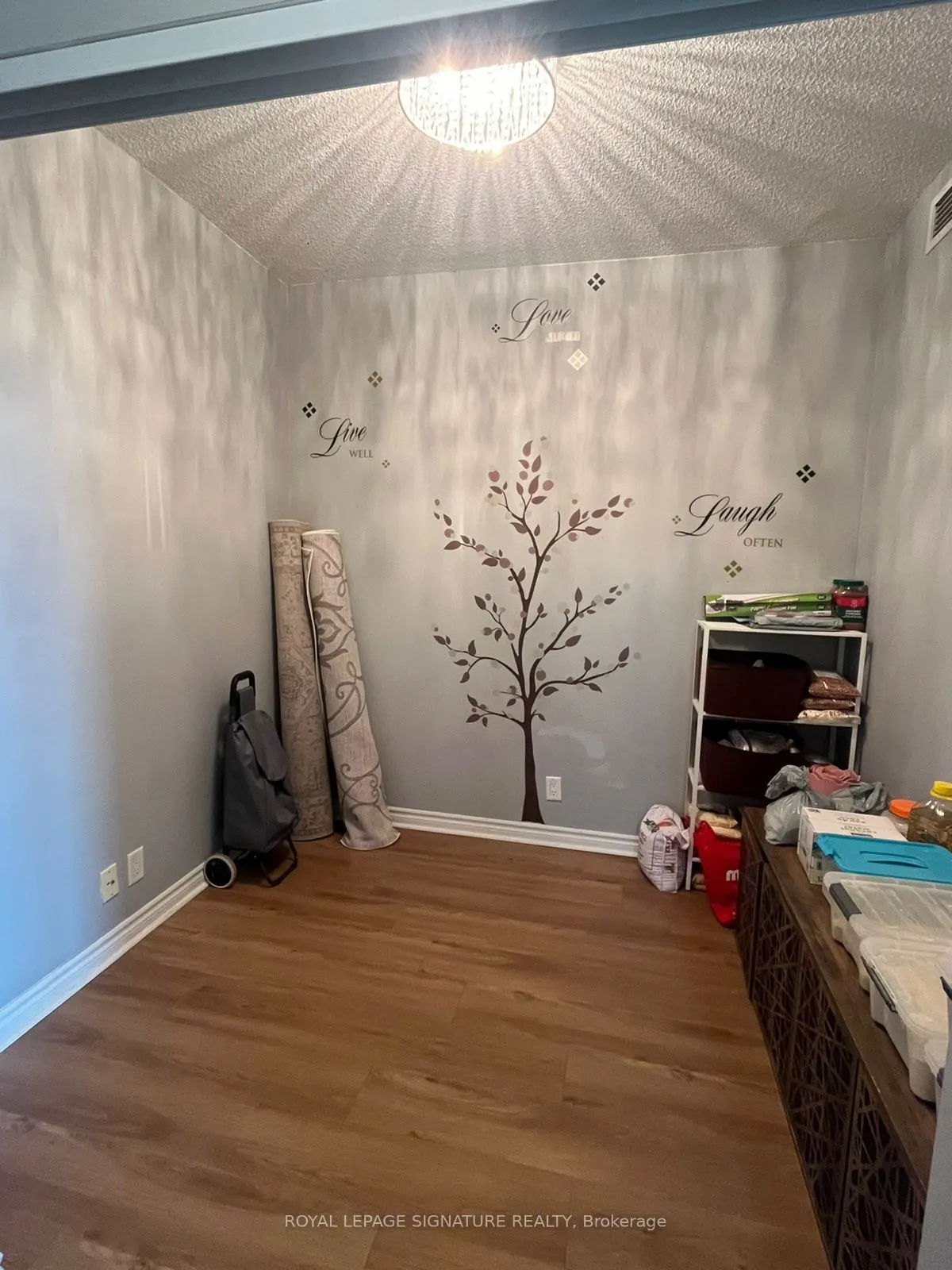 33 Elm Drive, #2211