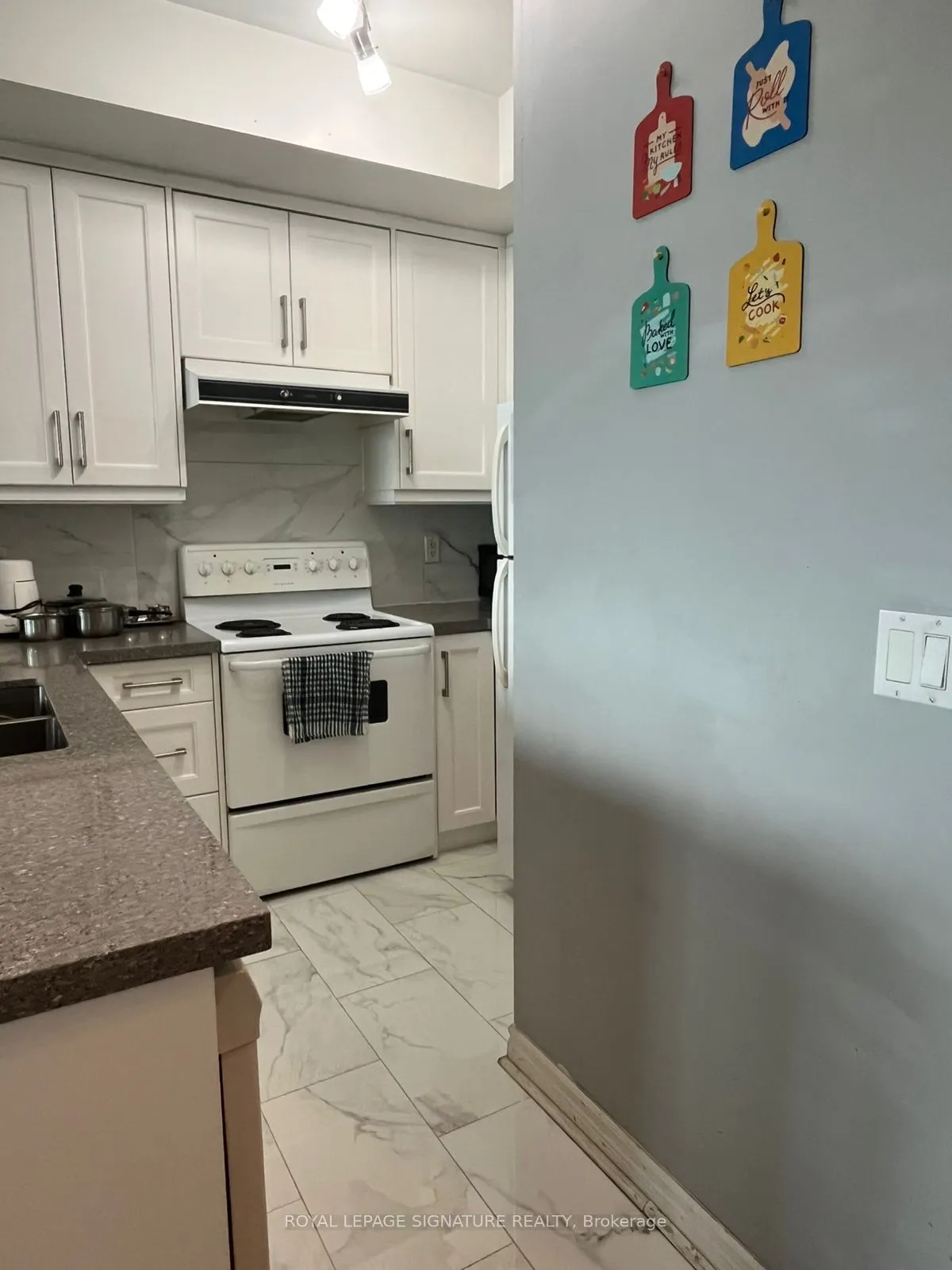 33 Elm Drive, #2211