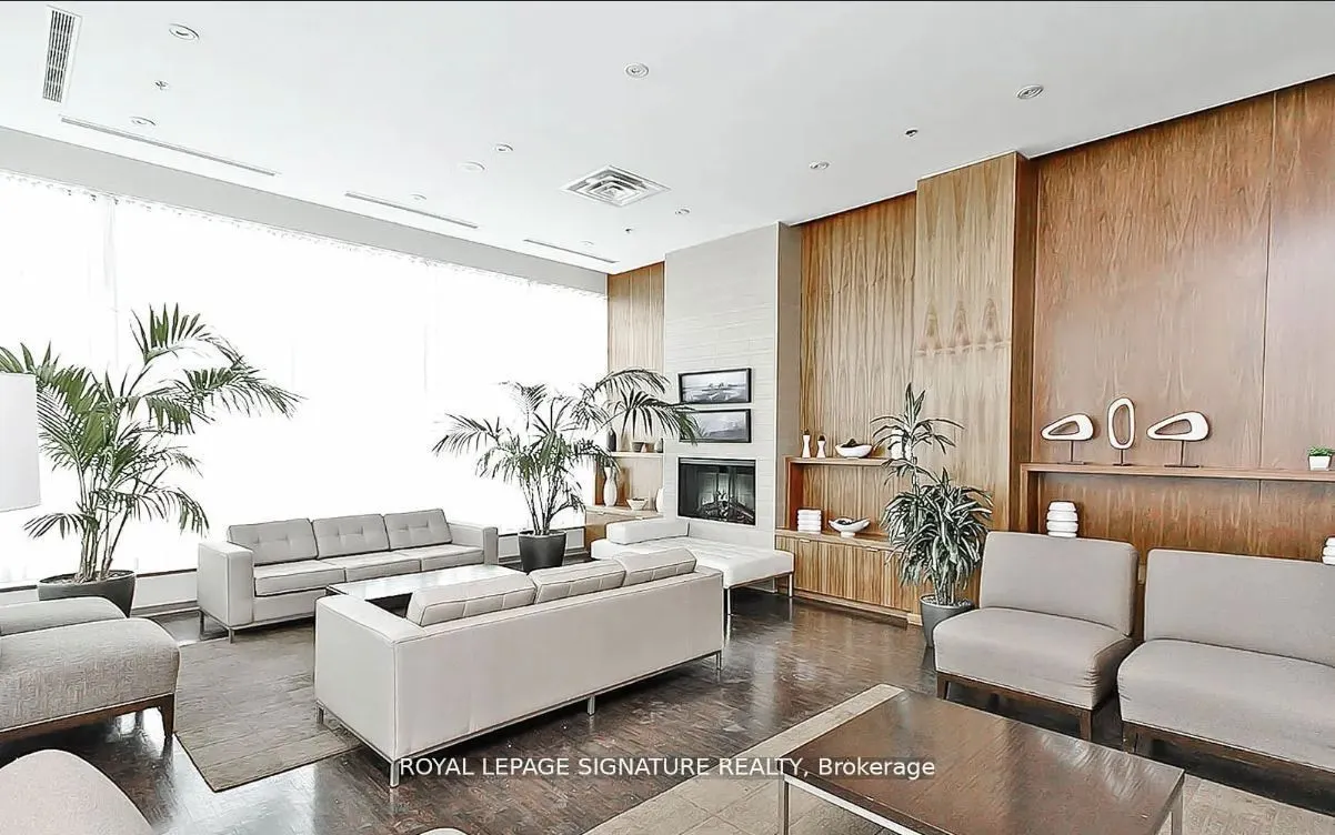 33 Elm Drive, #2211
