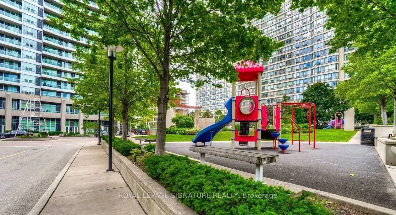 33 Elm Drive, #2211