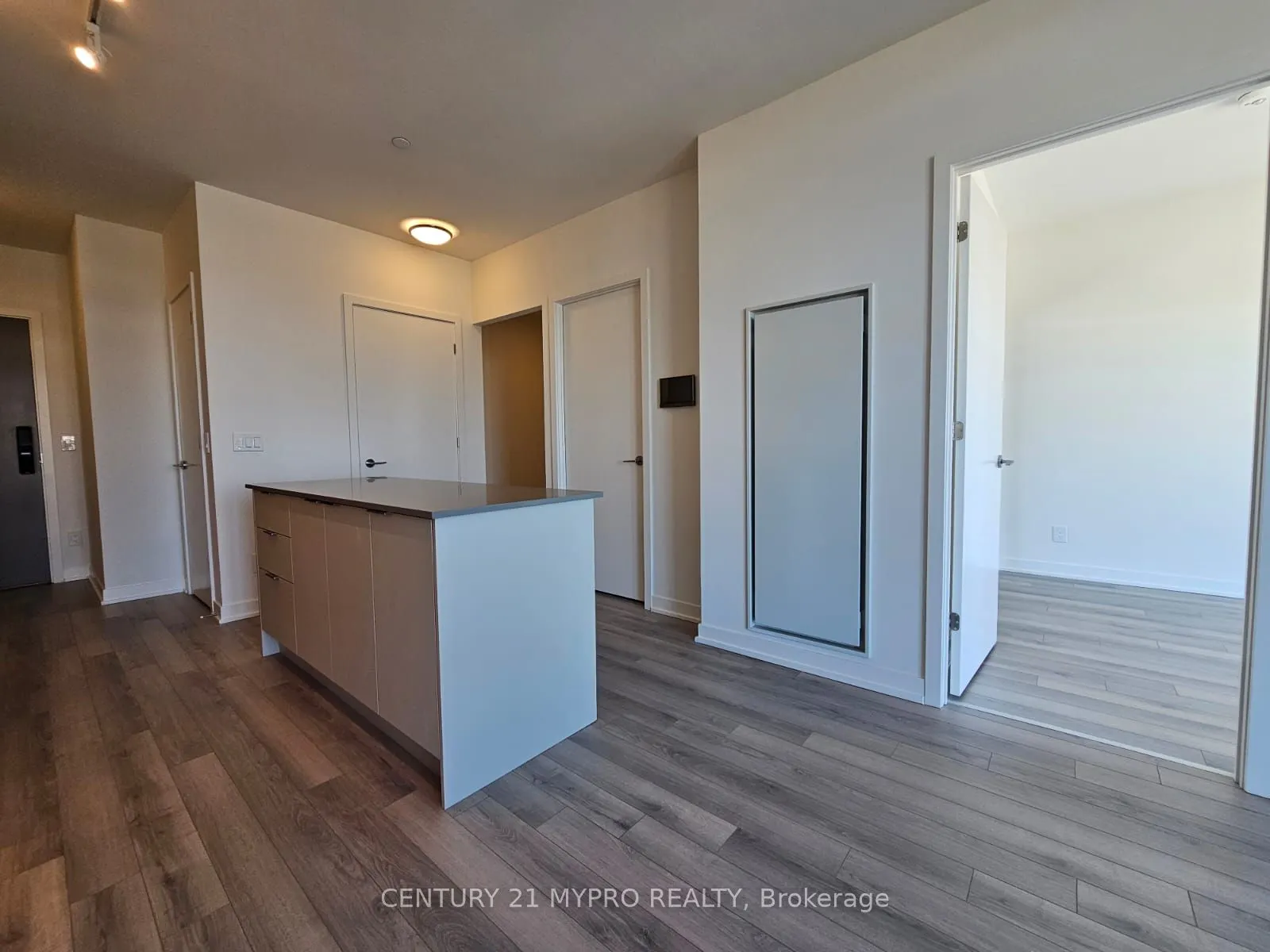 3079 Trafalgar Road, #2005