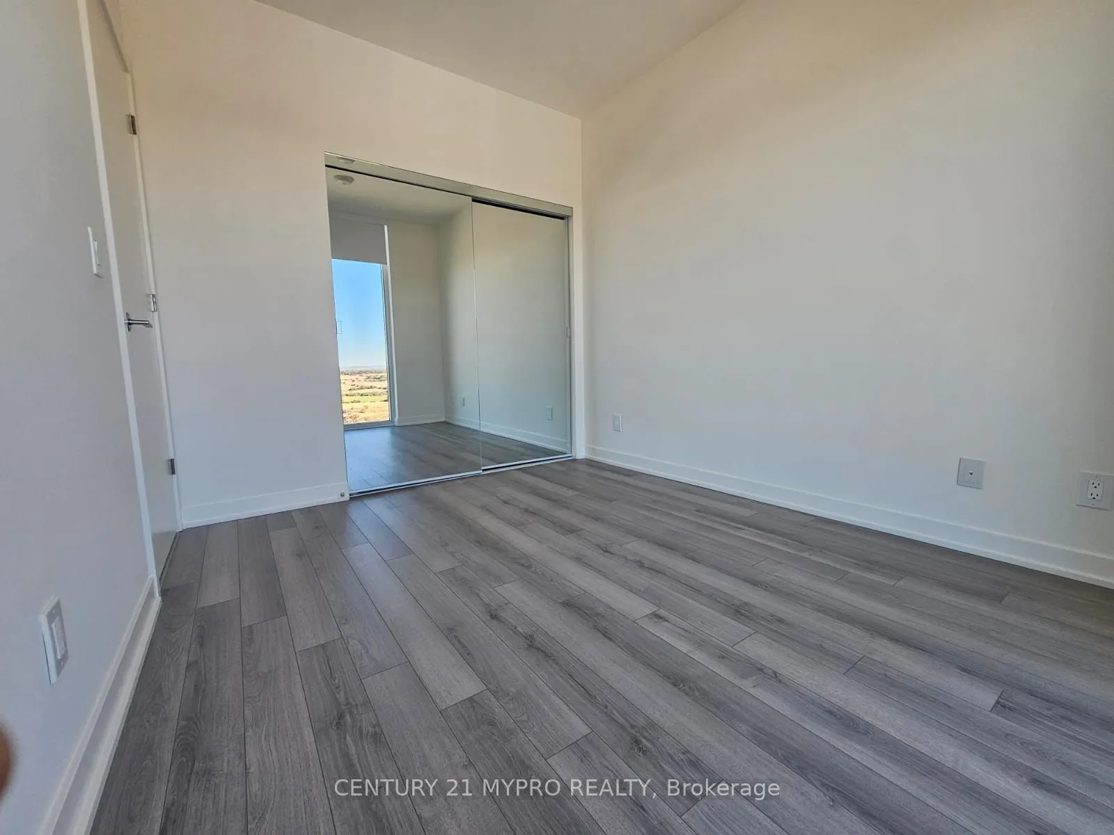 3079 Trafalgar Road, #2005