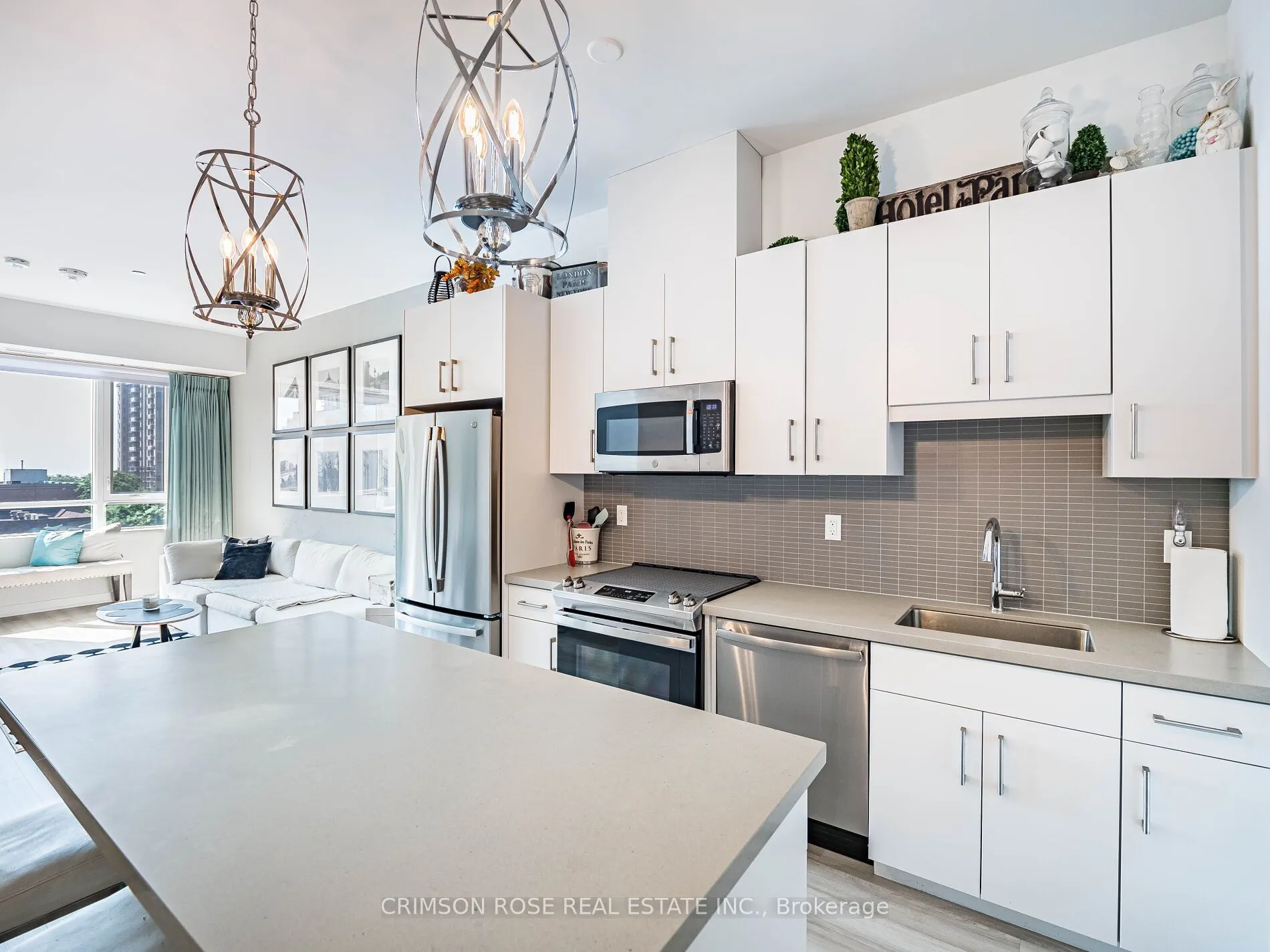 2007 James Street, #406