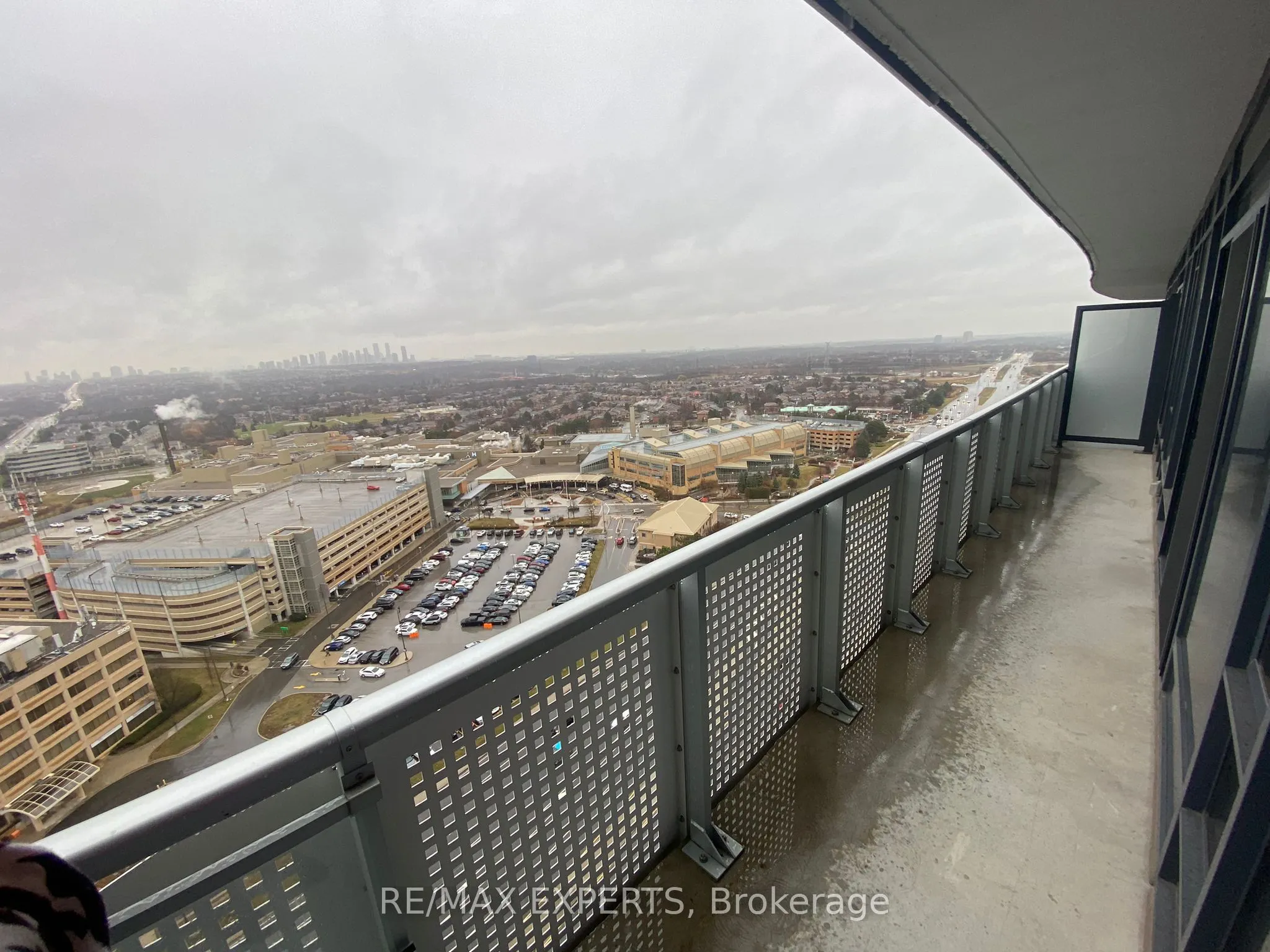 2520 Eglinton Avenue W, #1711