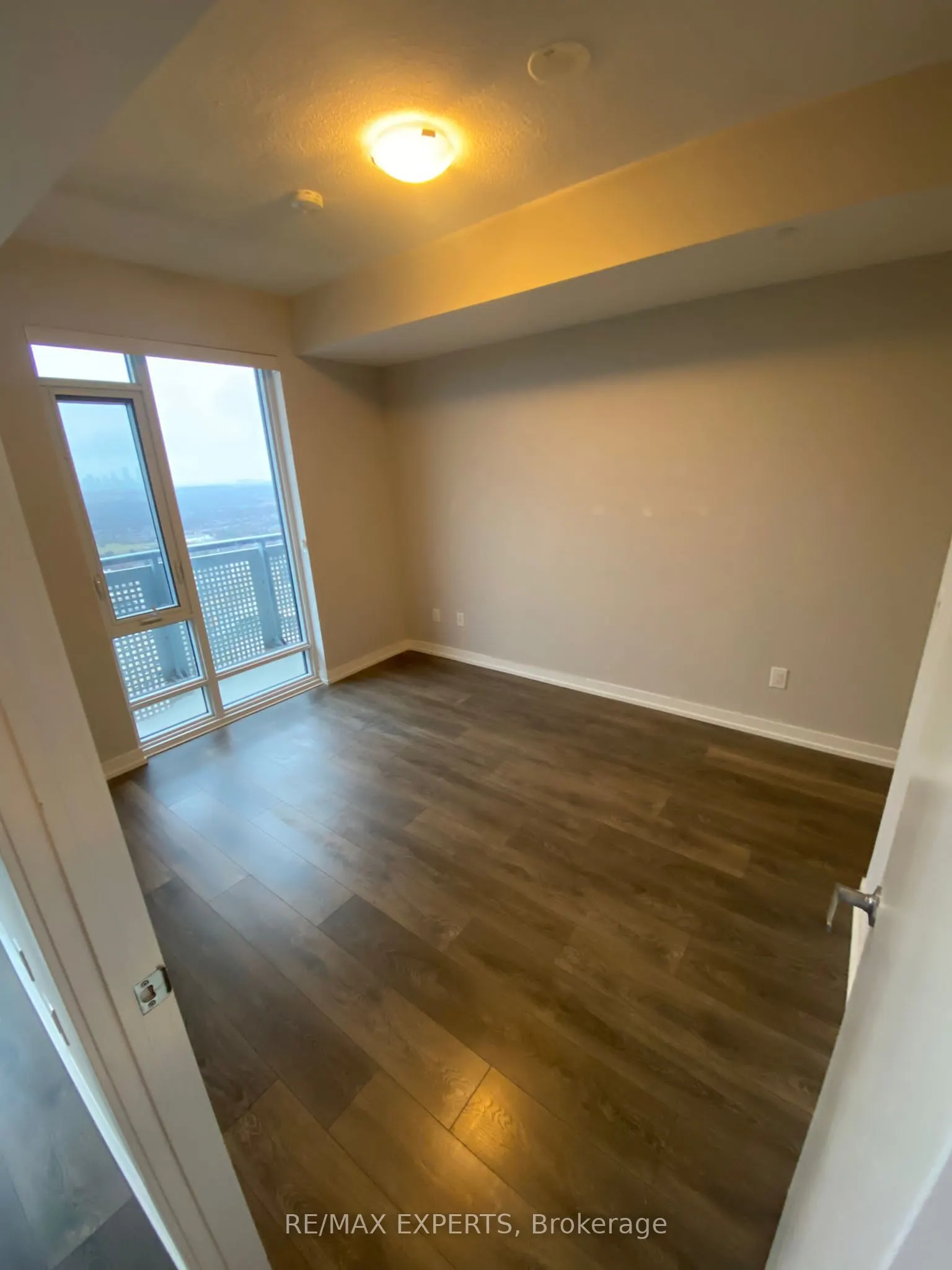 2520 Eglinton Avenue W, #1711