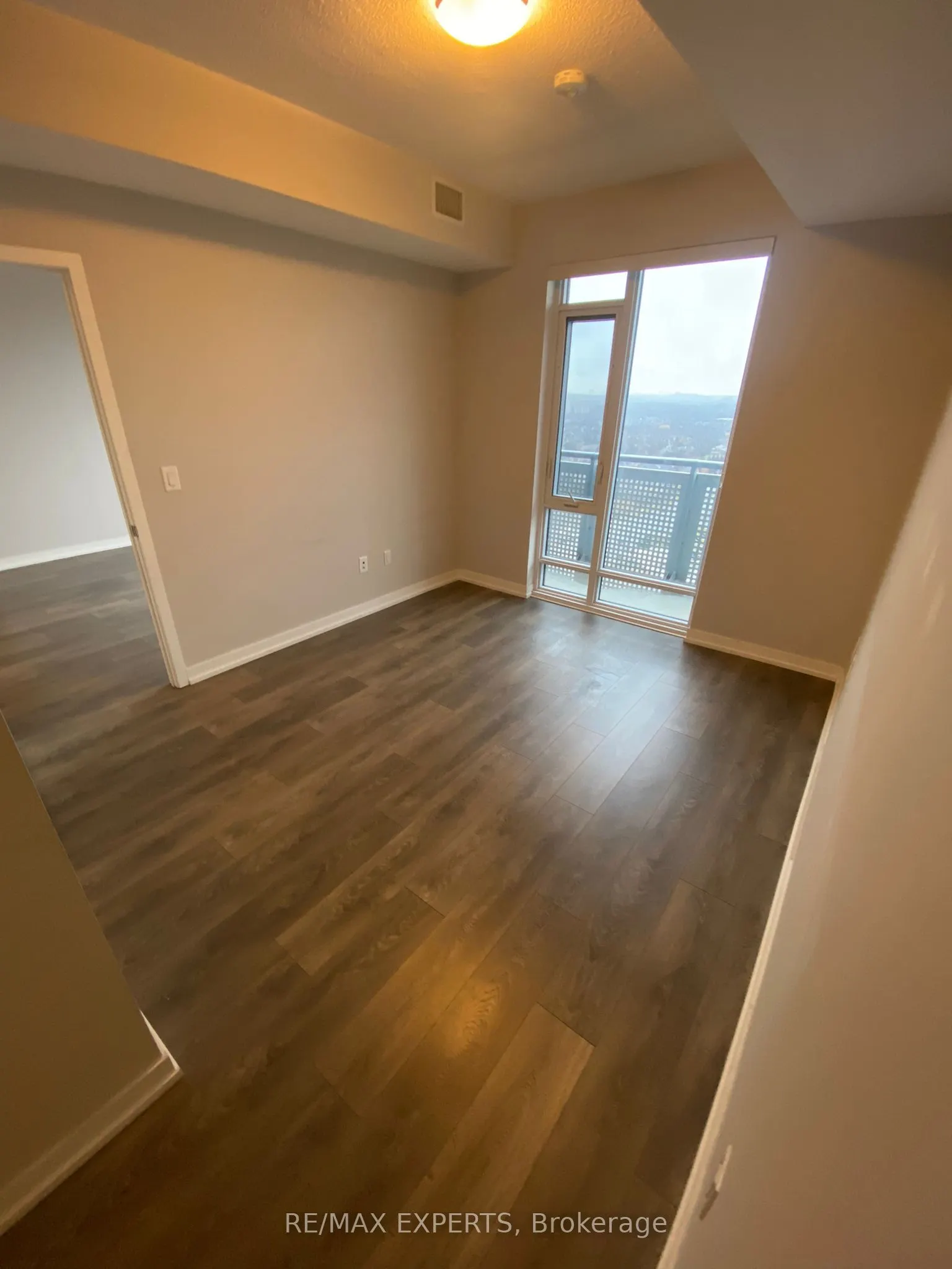 2520 Eglinton Avenue W, #1711