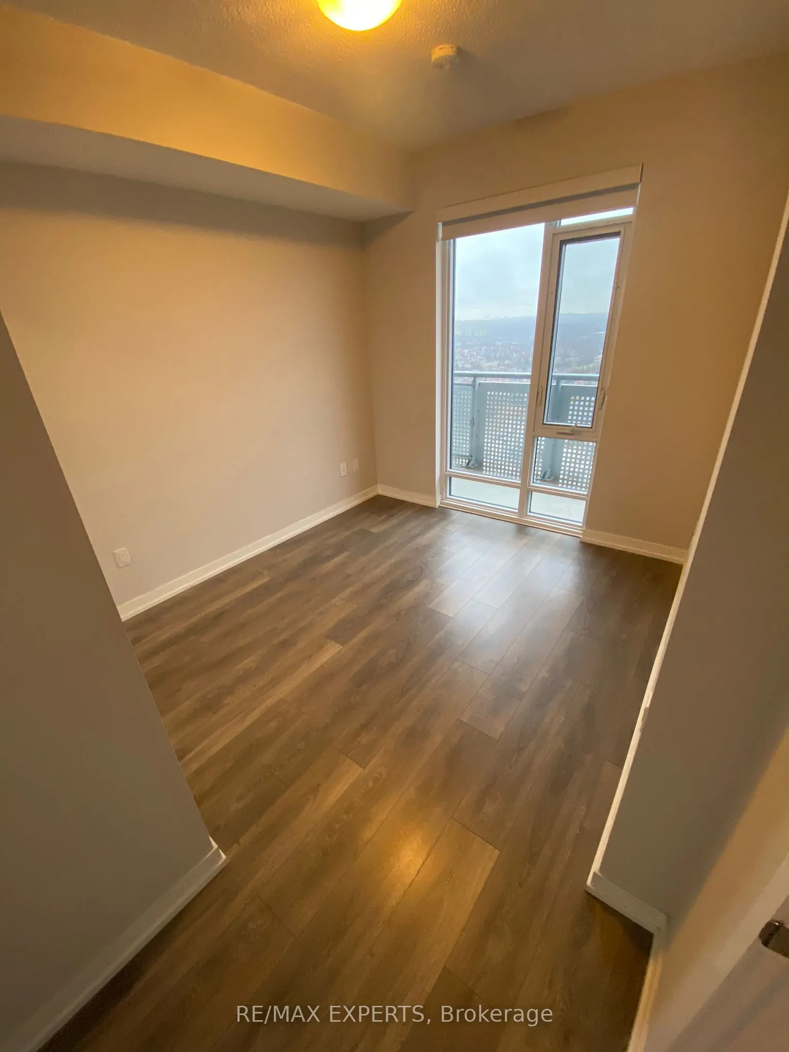 2520 Eglinton Avenue W, #1711
