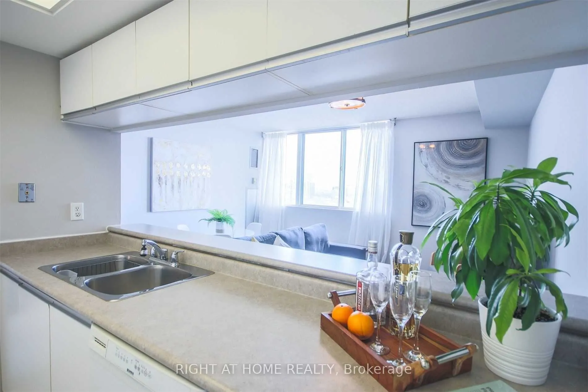 101 Subway Crescent, #2207