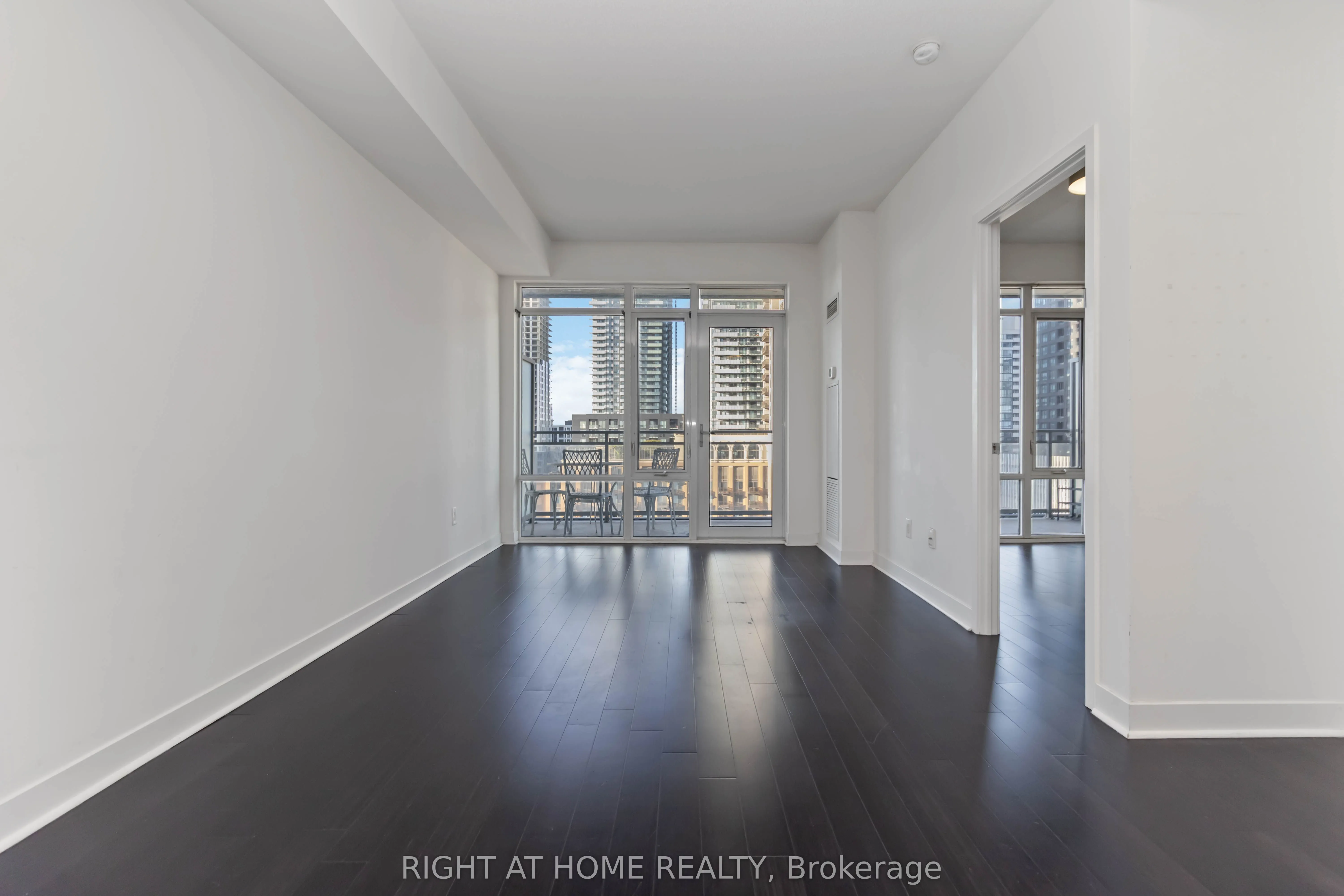 365 Prince of Wales Drive, #907