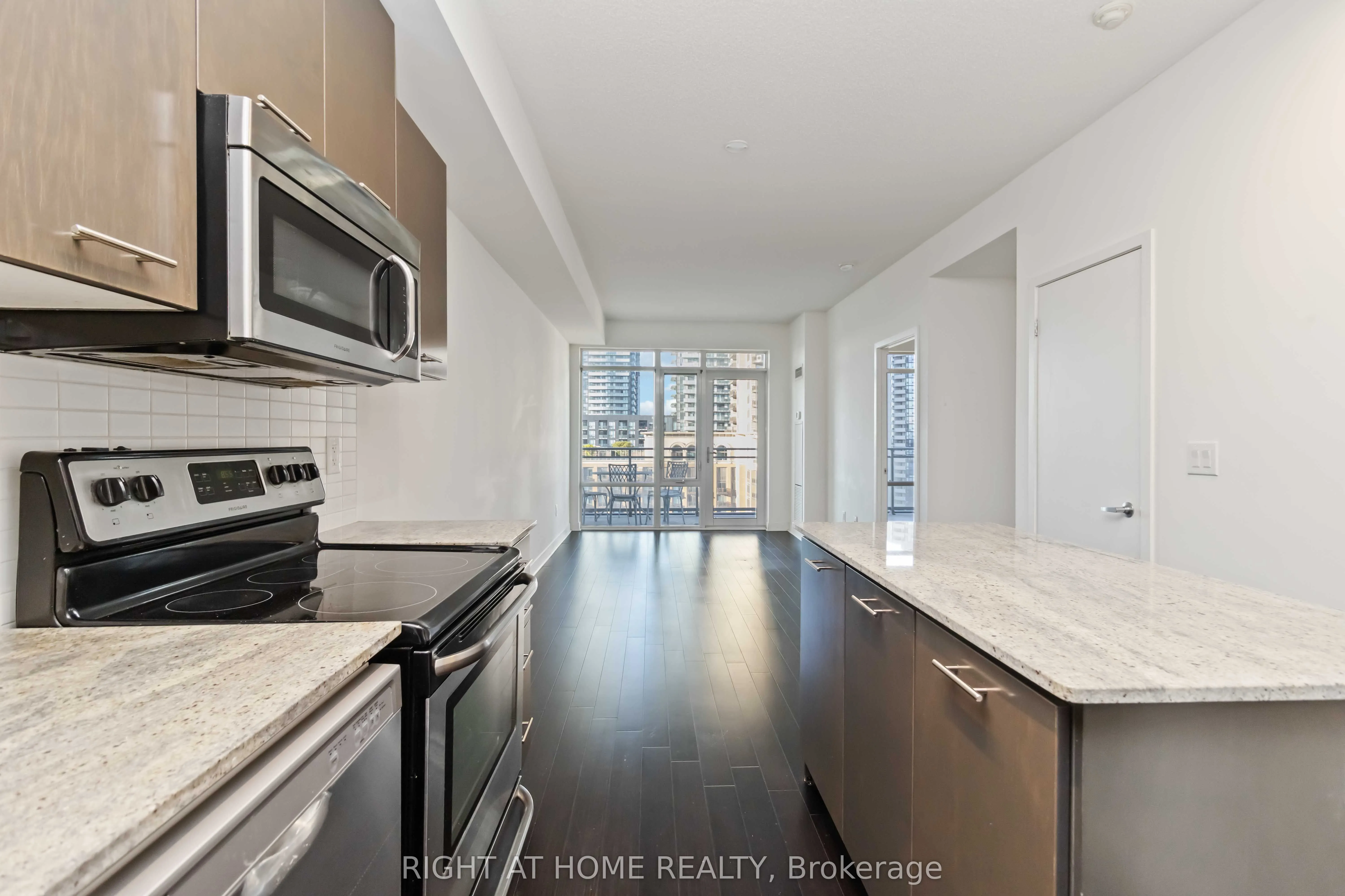 365 Prince of Wales Drive, #907