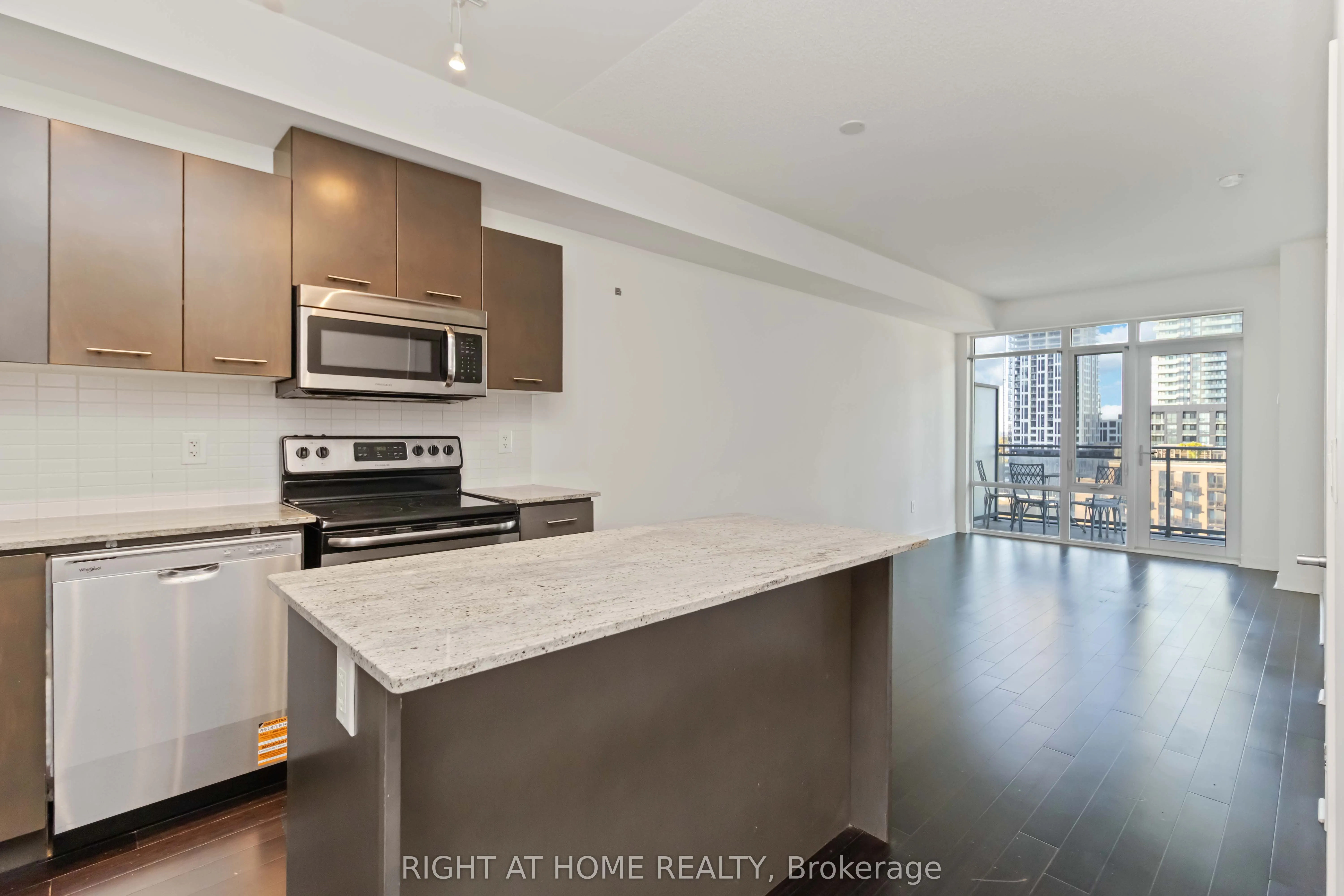 365 Prince of Wales Drive, #907