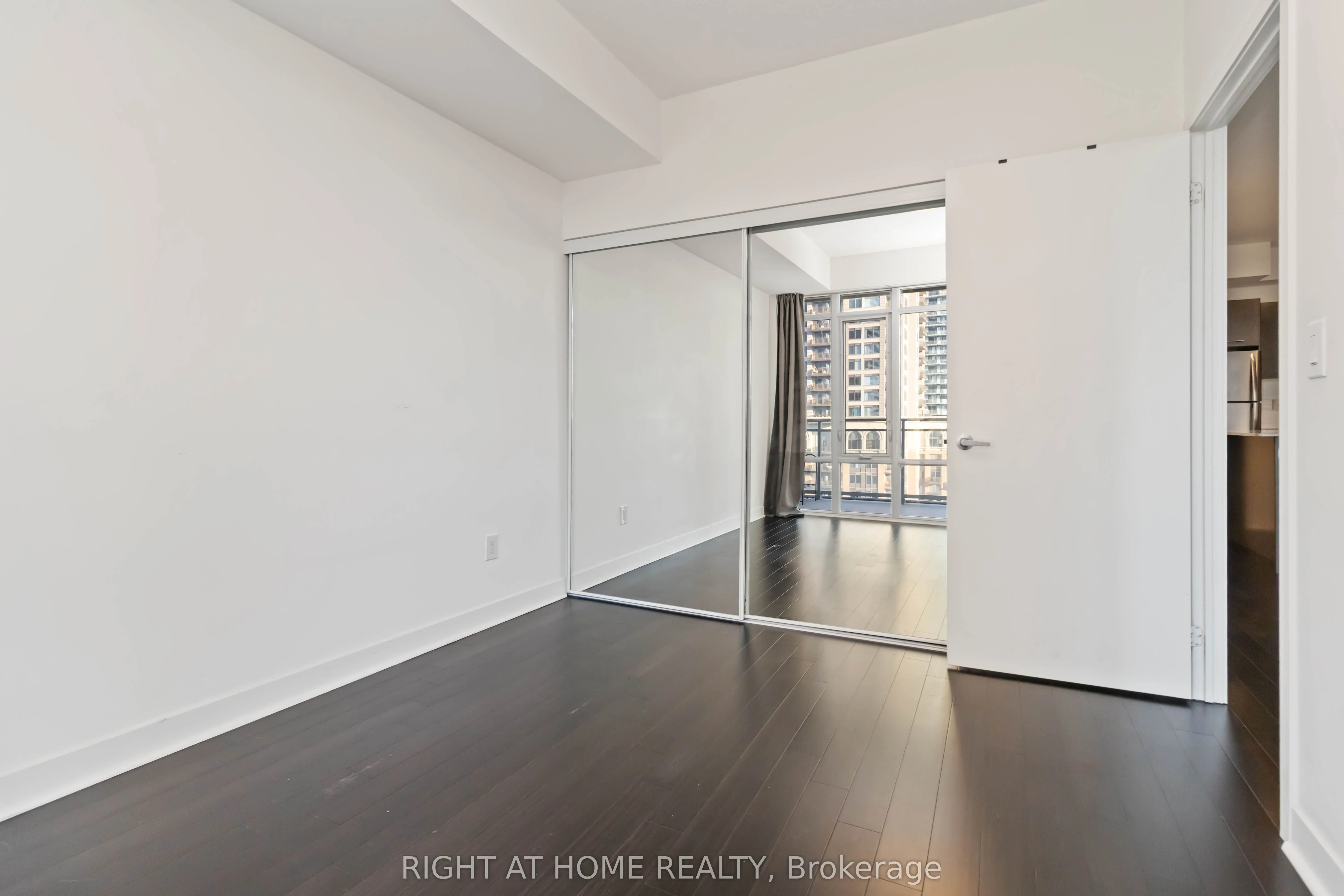 365 Prince of Wales Drive, #907