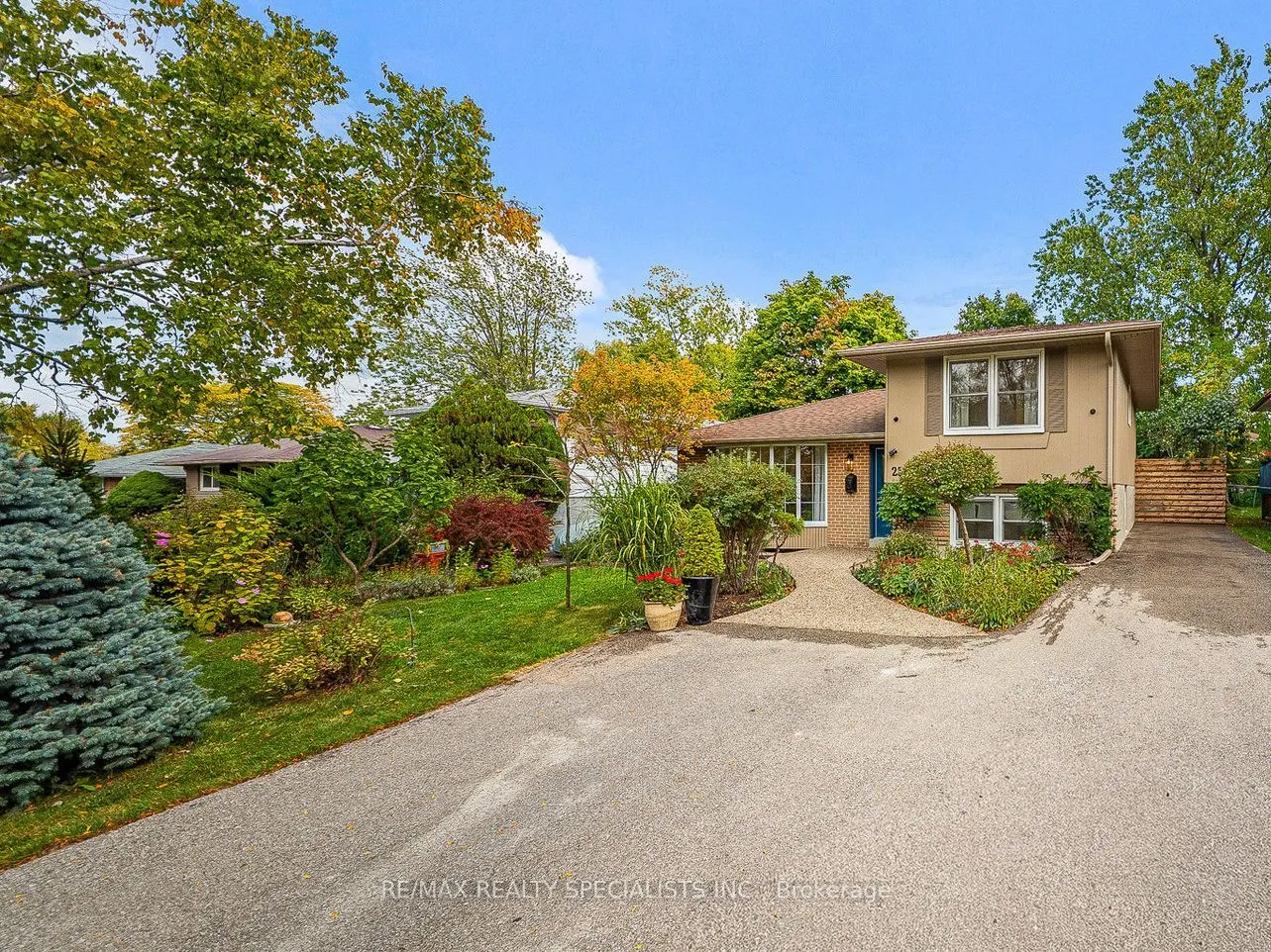 2570 Truscott Drive