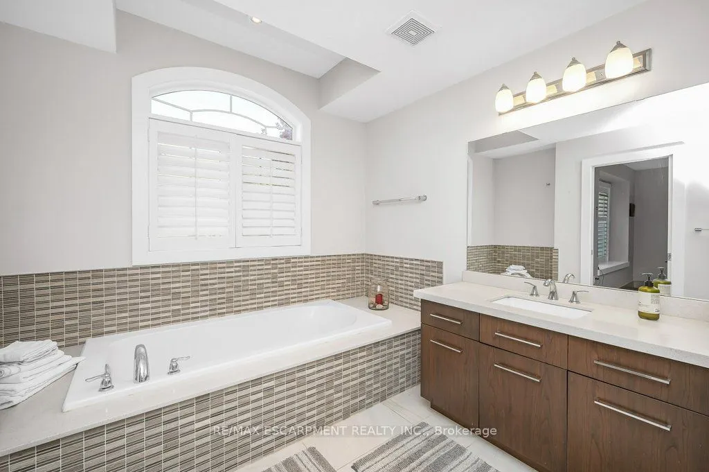 2086 Ghent Avenue, #24