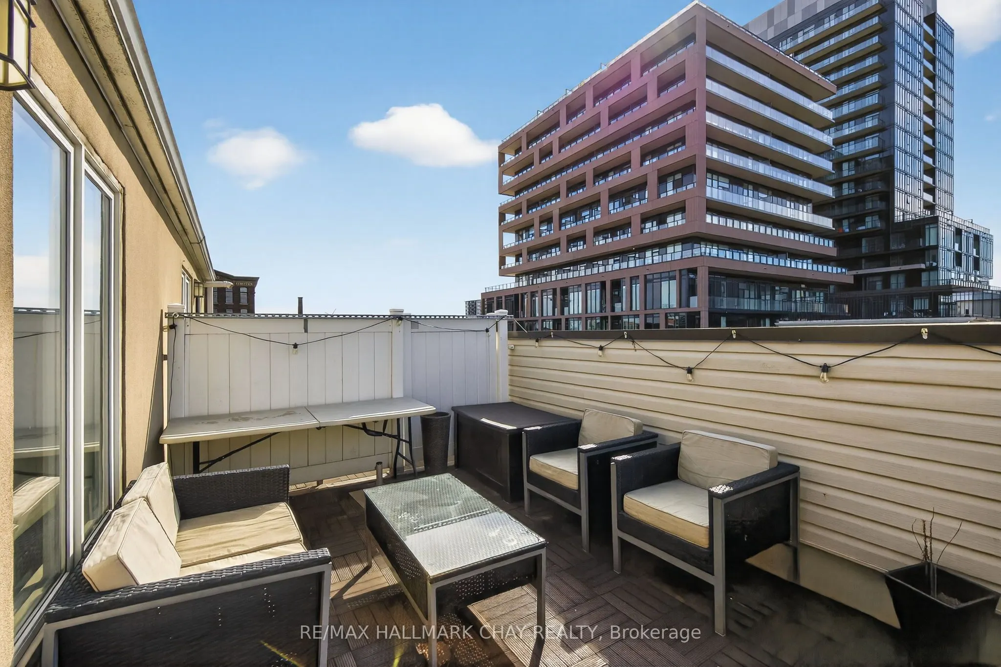 15 Laidlaw Street, #606