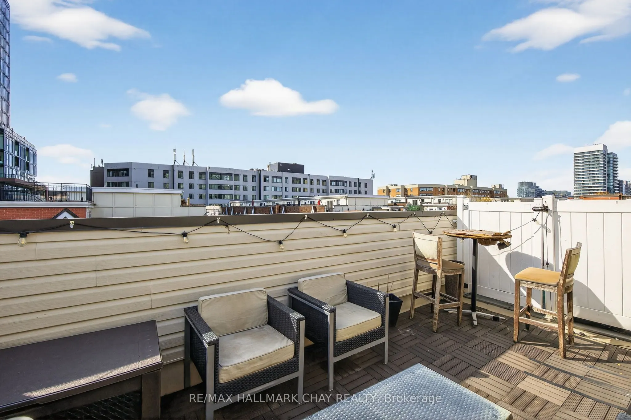 15 Laidlaw Street, #606