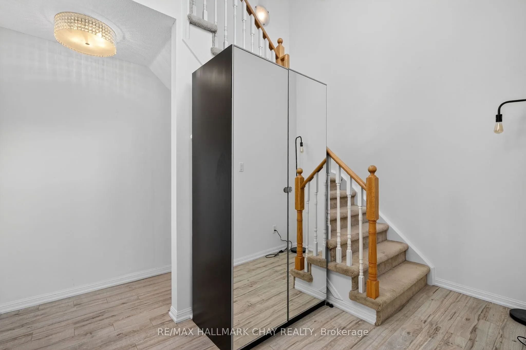 15 Laidlaw Street, #606