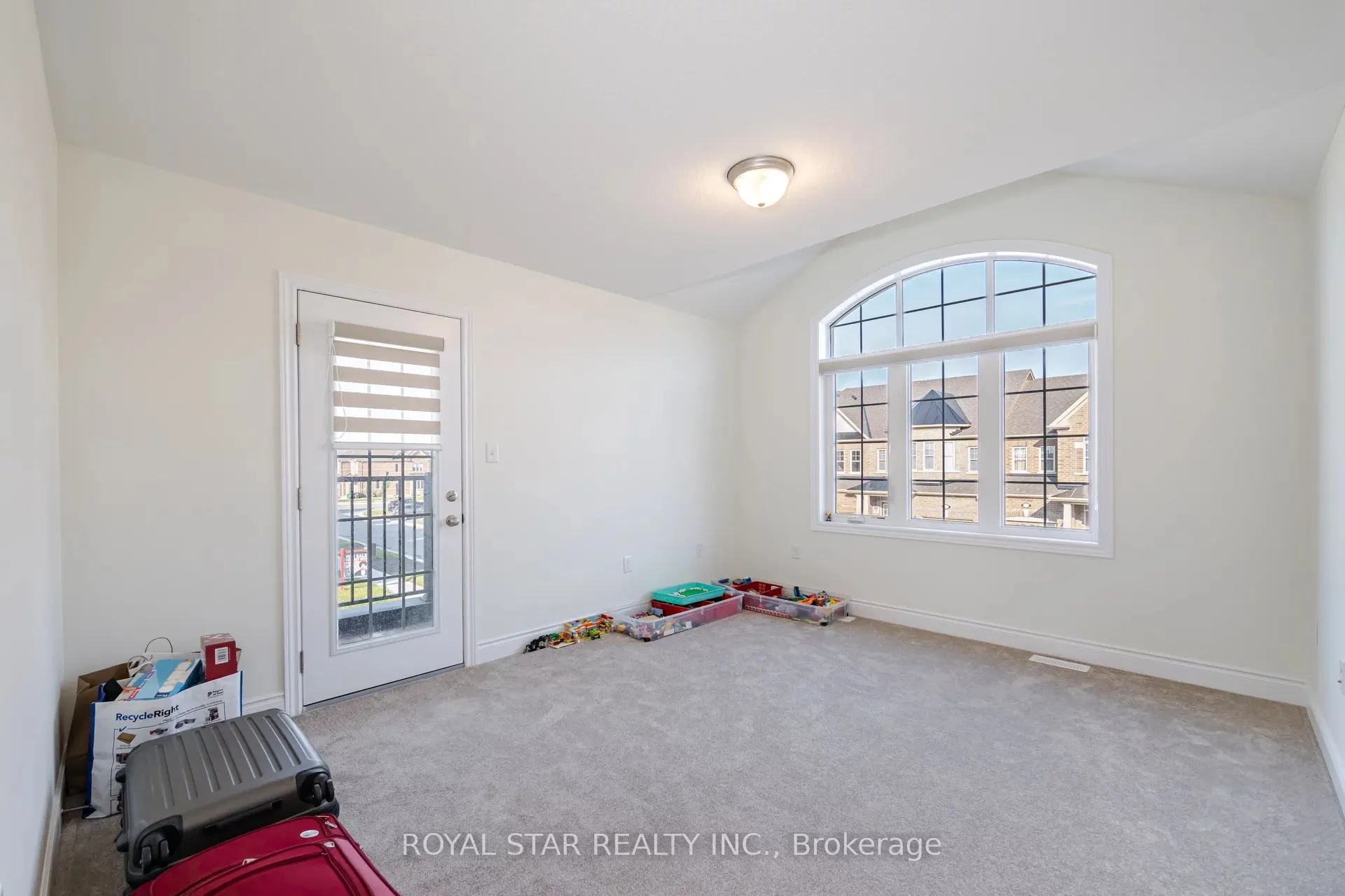 1 Bushwood Trail, #Upper